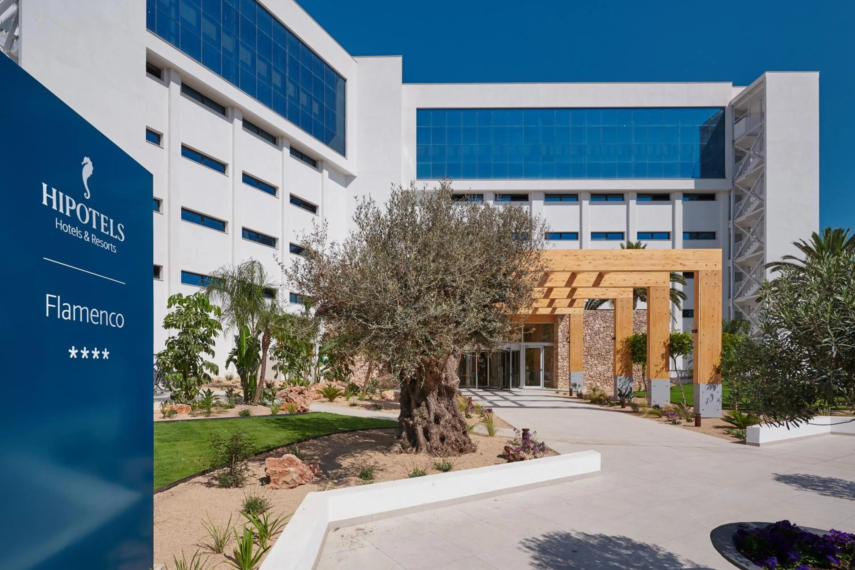 Facade/entrance in Hipotels Flamenco