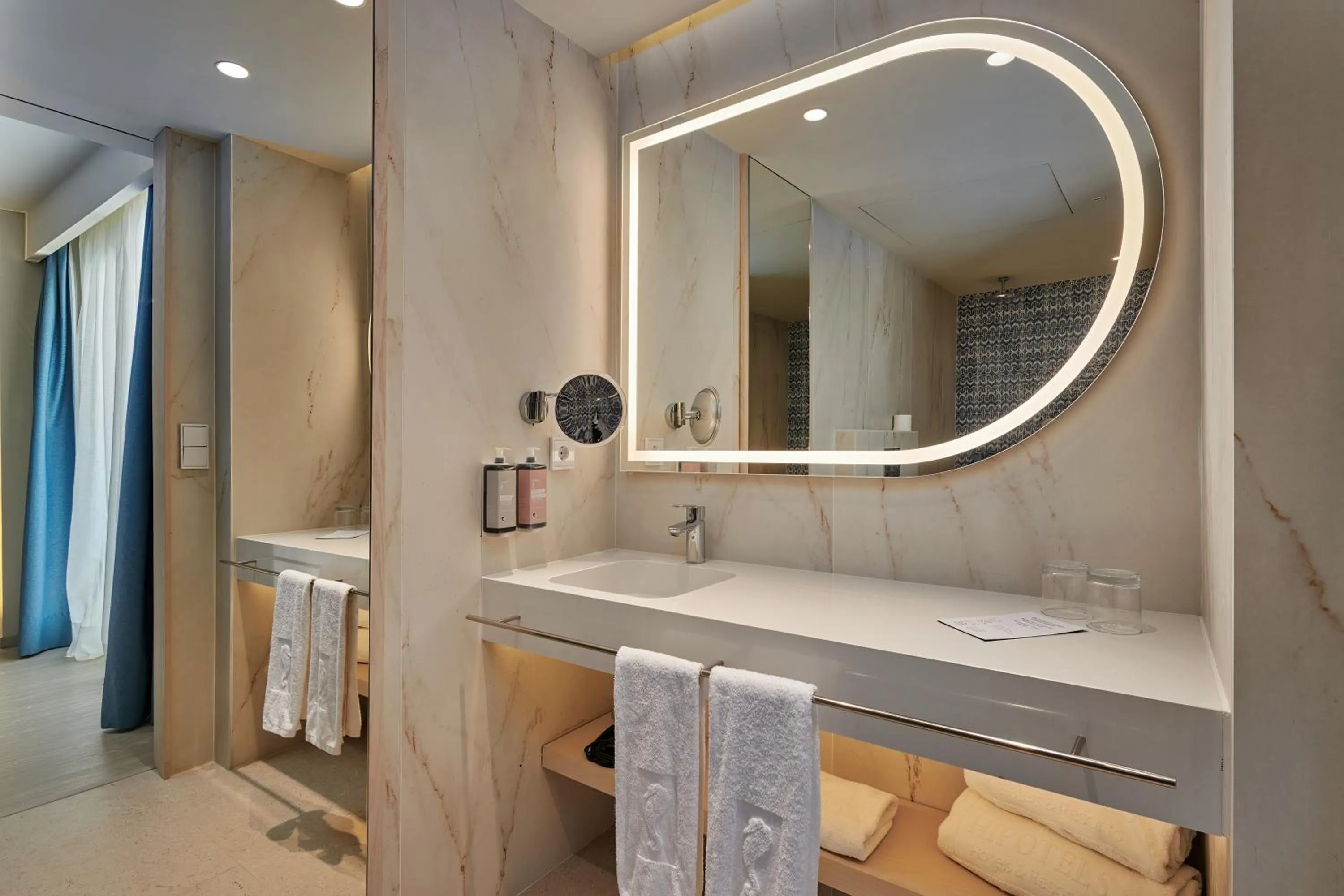 Bathroom in Hipotels Flamenco