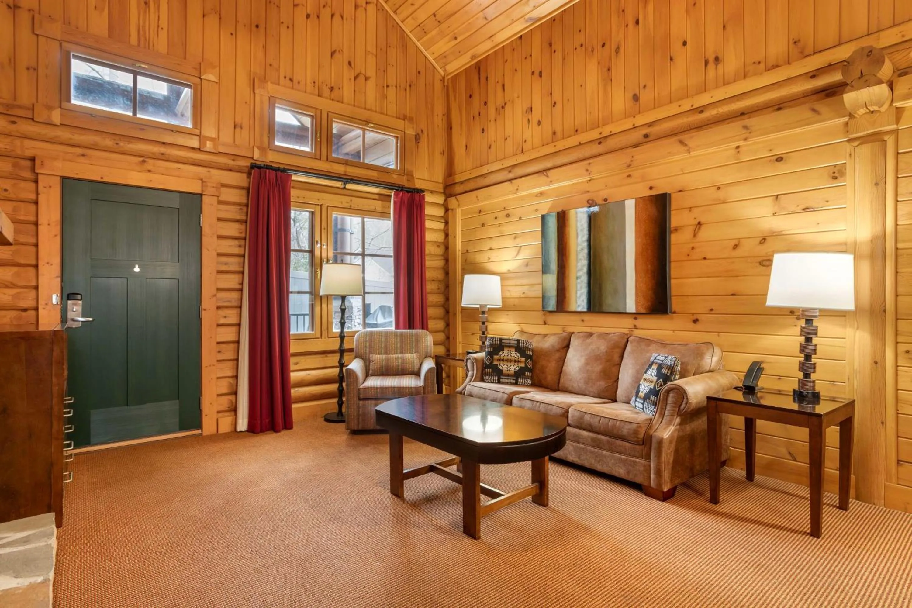 Living room in Hilton Vacation Club Bent Creek Golf Village Gatlinburg