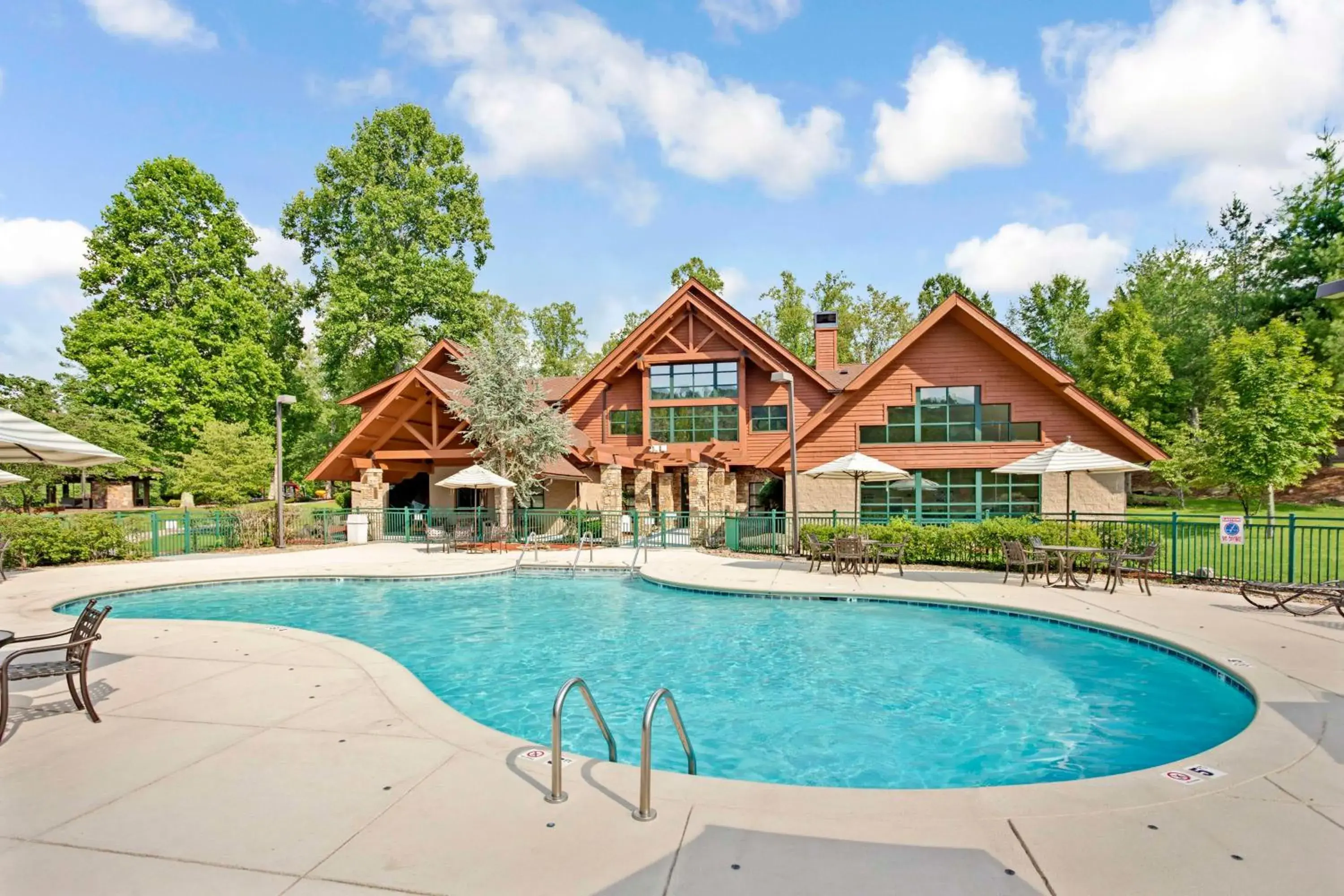 Pool view in Hilton Vacation Club Bent Creek Golf Village Gatlinburg Pool view in Hilton Vacation Club Bent Creek Golf Village Gatlinburg