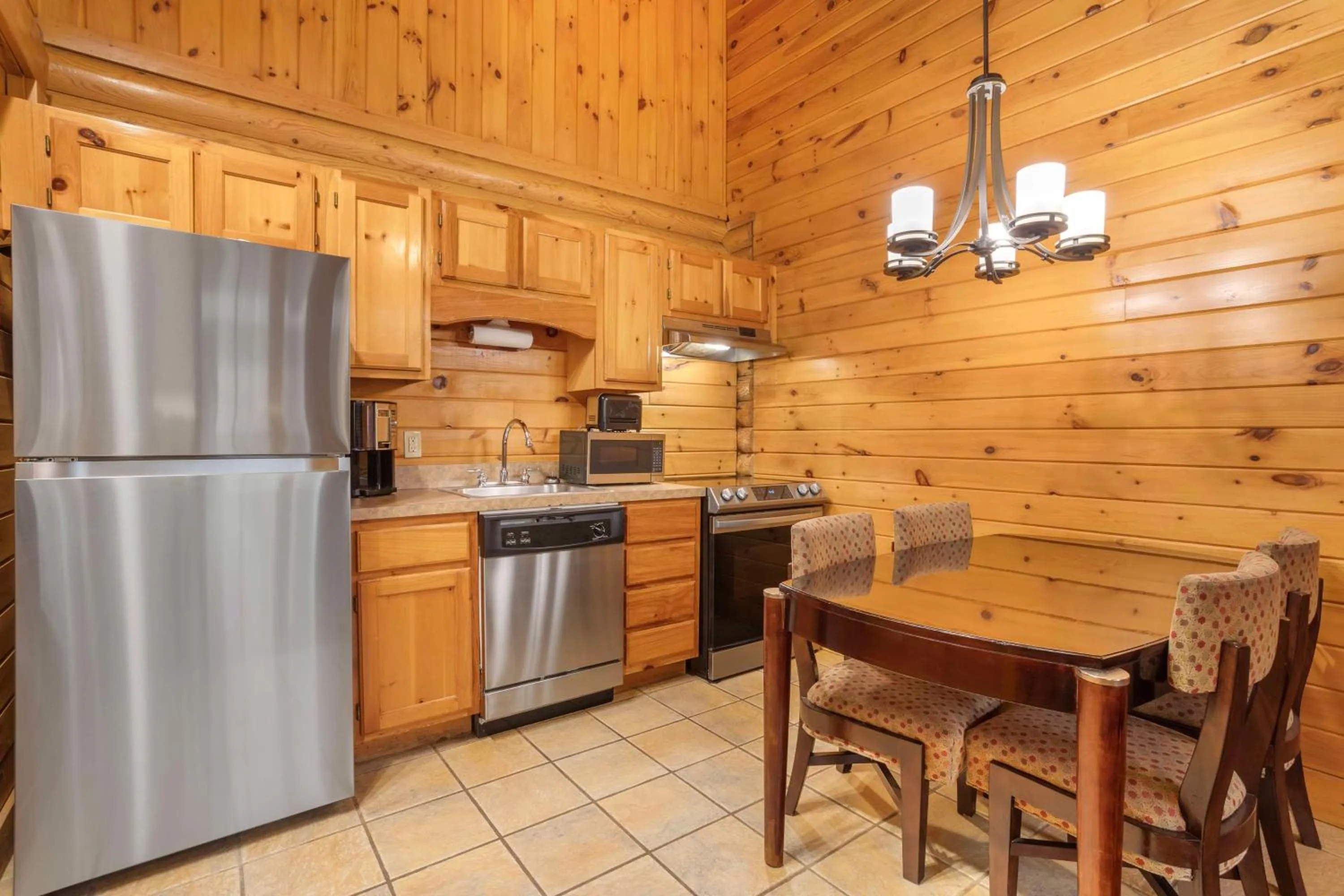 Kitchen or kitchenette in Hilton Vacation Club Bent Creek Golf Village Gatlinburg