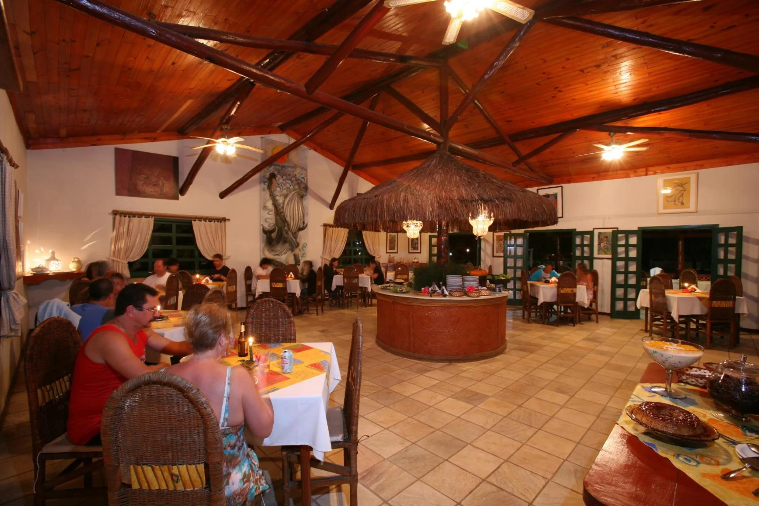 Restaurant/places to eat in Hotel Marina Porto Abrolhos