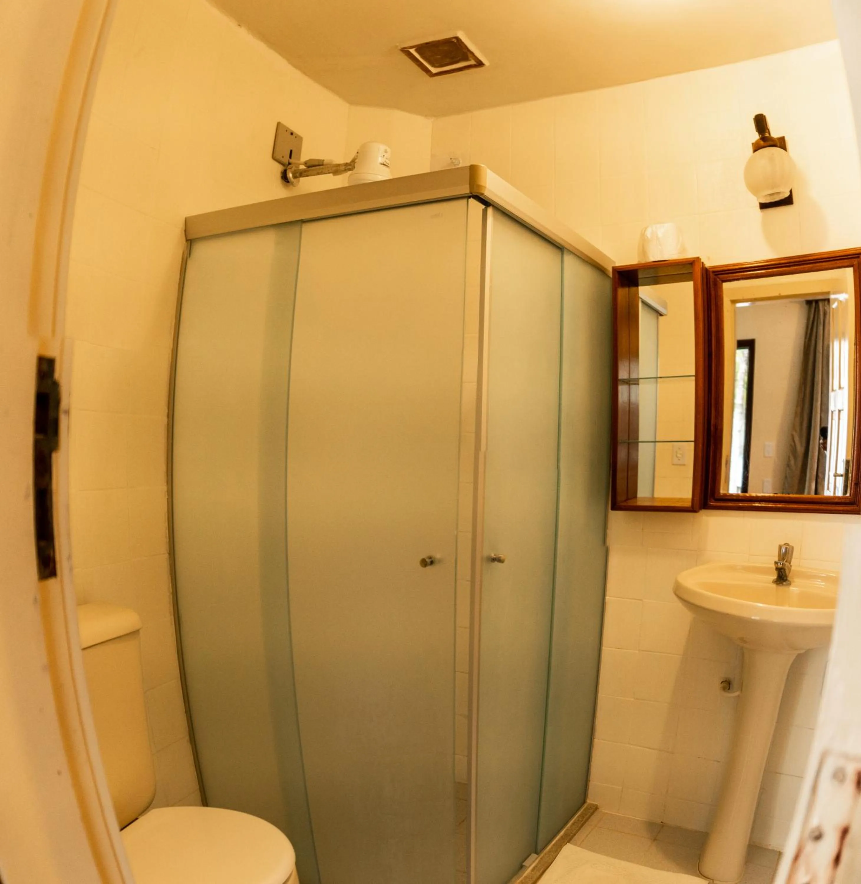 Bathroom in Hotel Marina Porto Abrolhos