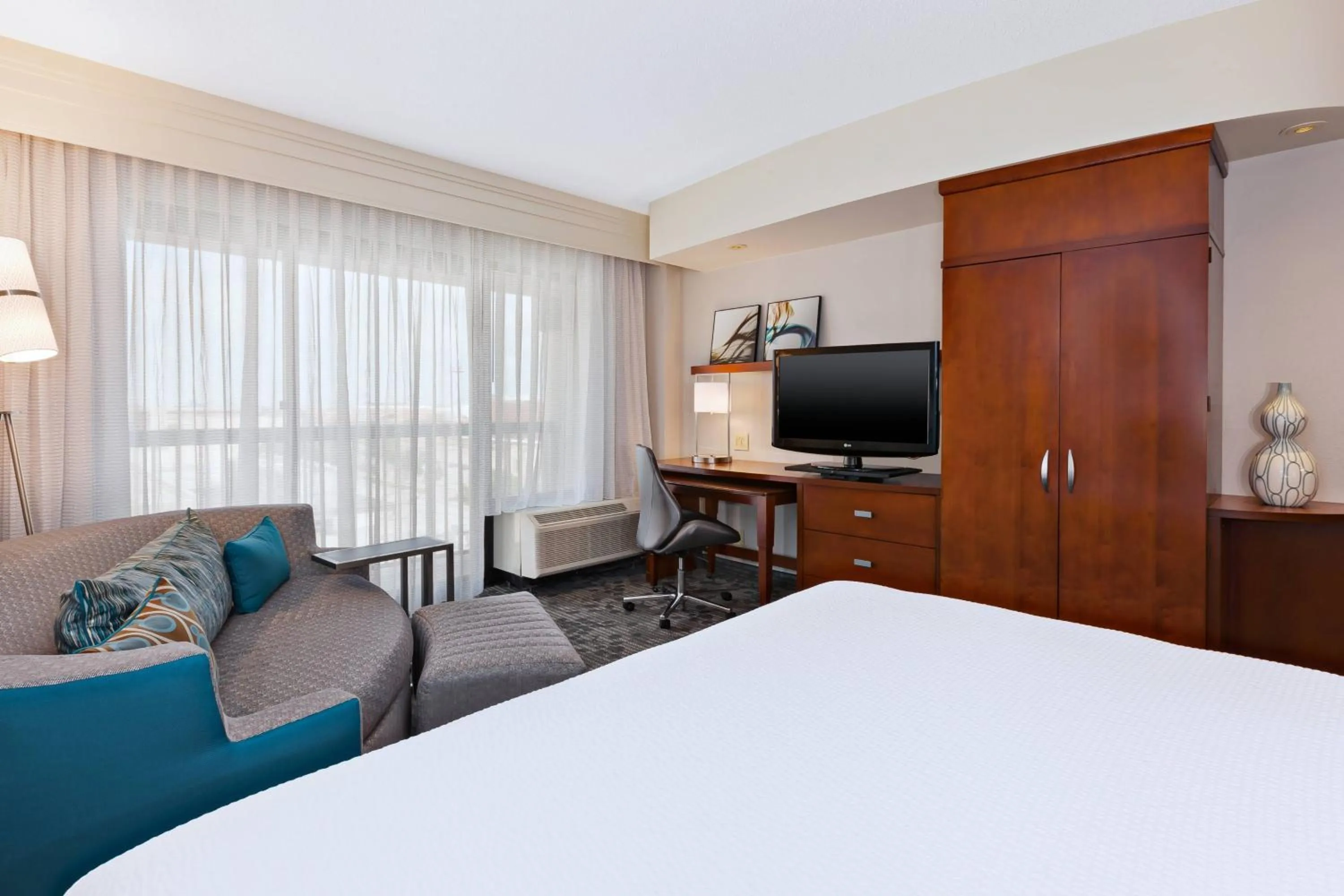 Photo of the whole room, Bed in Courtyard by Marriott Oklahoma City Downtown