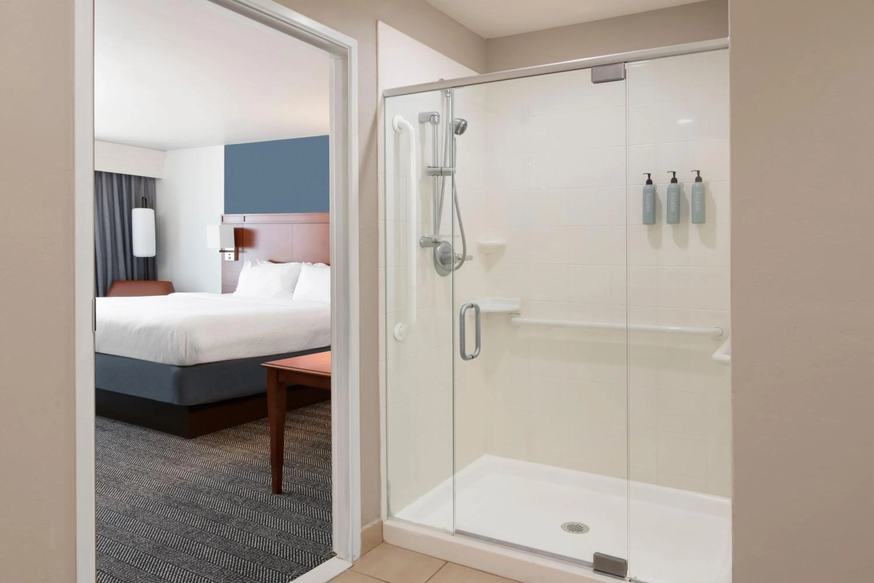 Bathroom, Bed in Courtyard by Marriott Oklahoma City North/Quail Springs