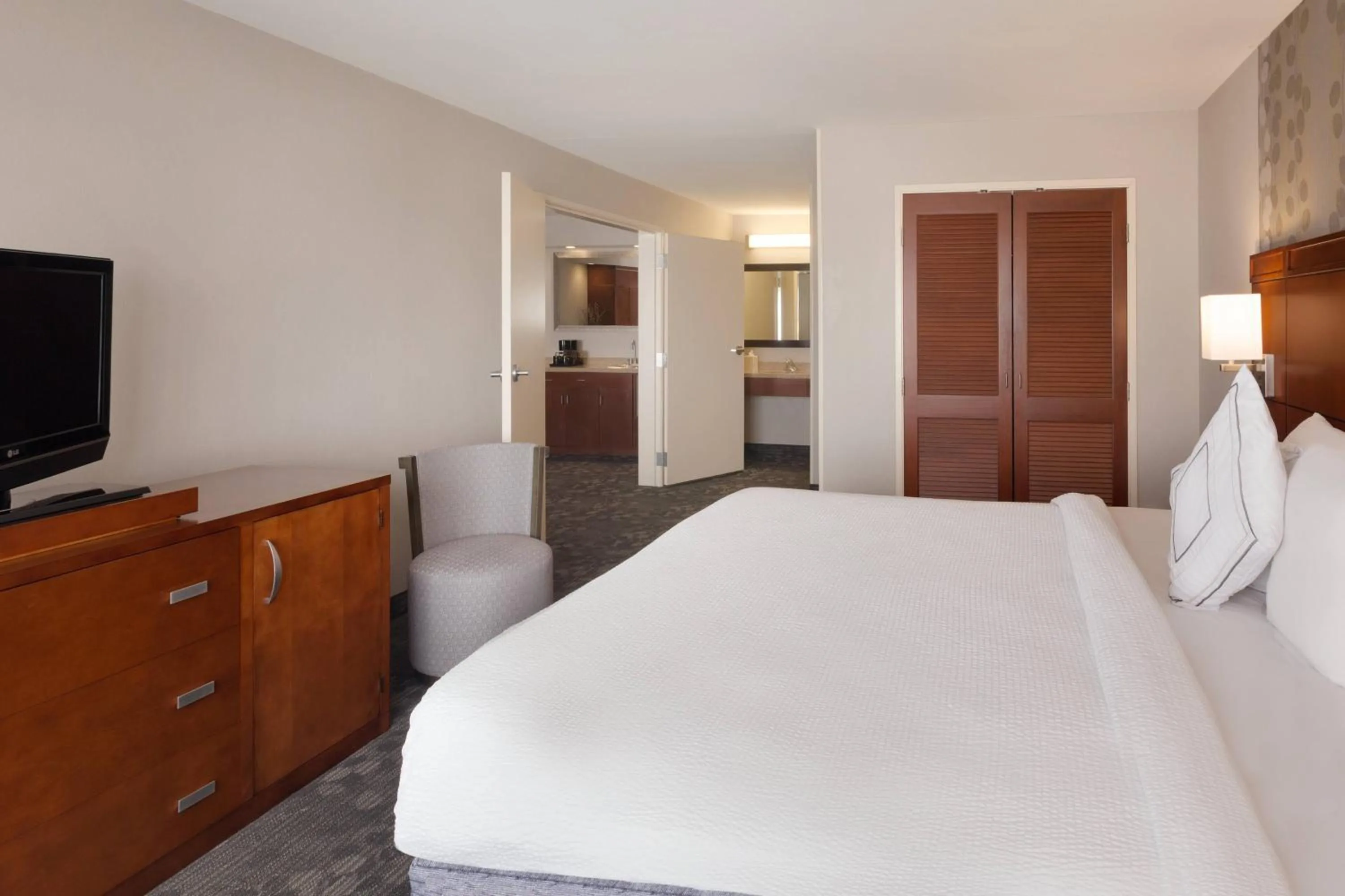 Bedroom, Bed in Courtyard by Marriott Oklahoma City North/Quail Springs