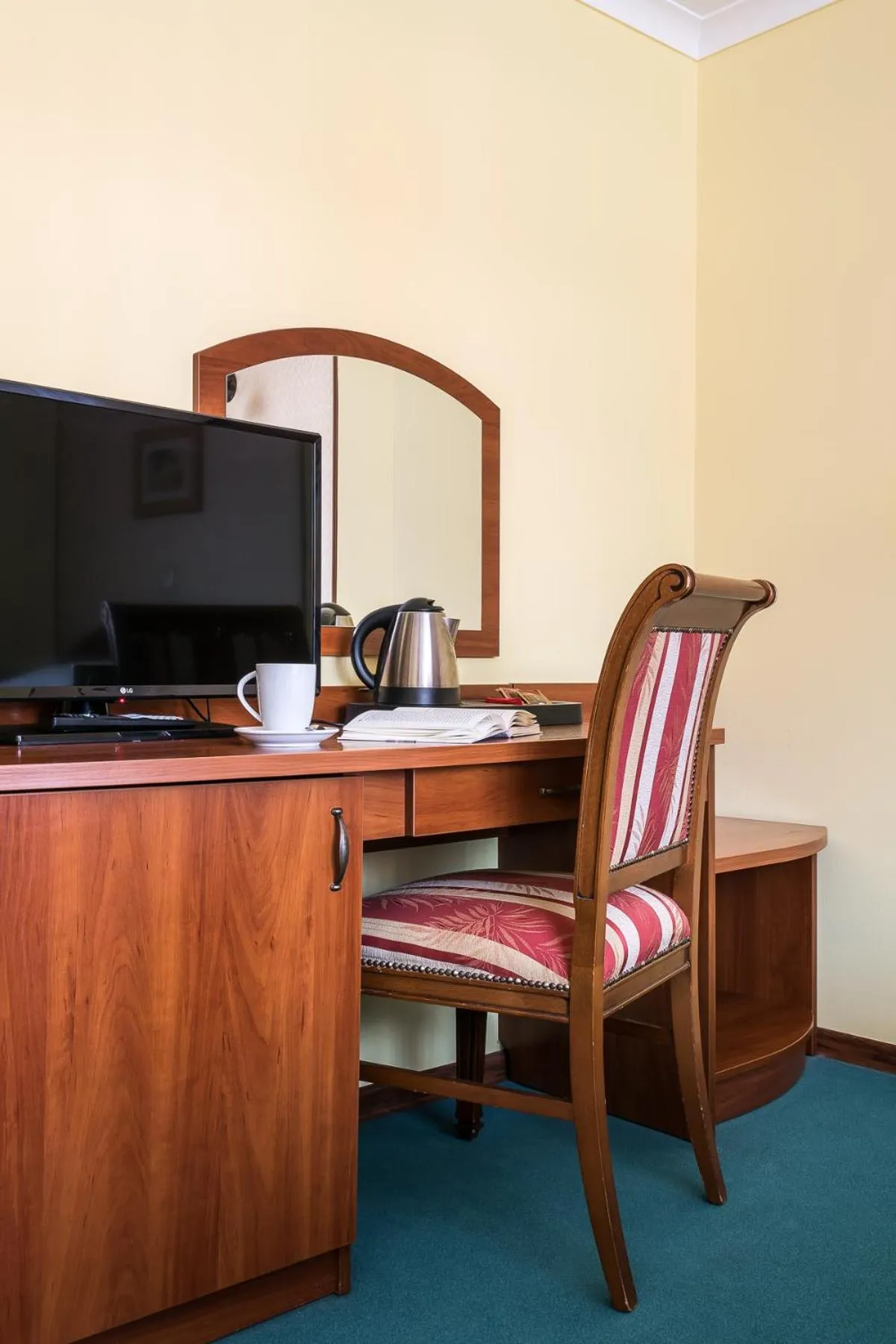 TV and multimedia in Hotel Wersal