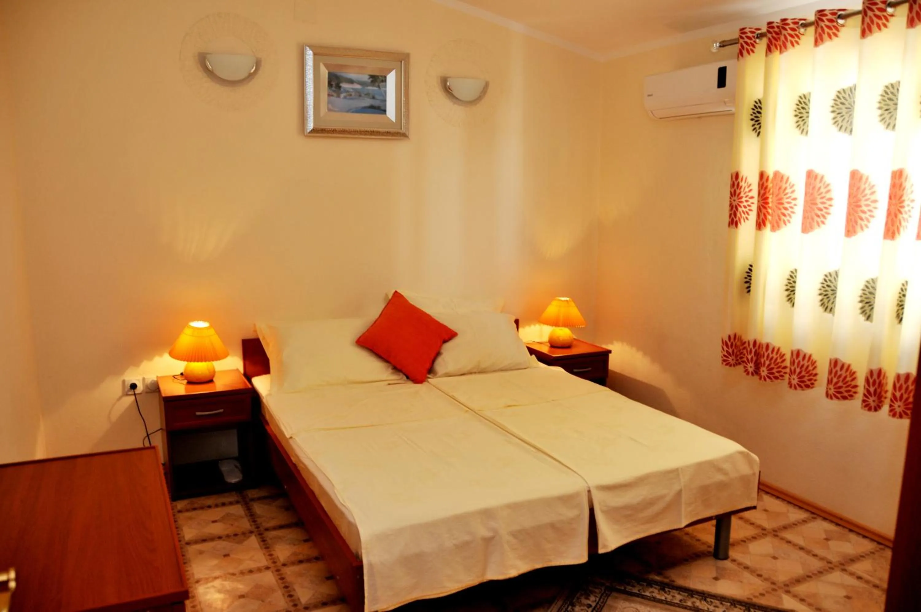 Decorative detail, Bed in Aparthotel Villa Primafila