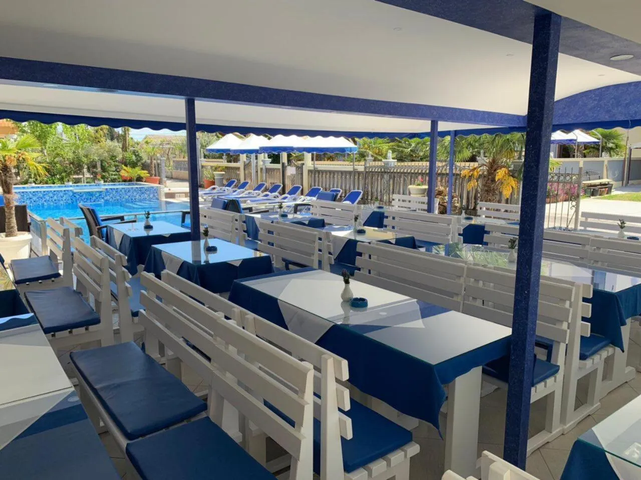 Restaurant/places to eat in Aparthotel Villa Primafila