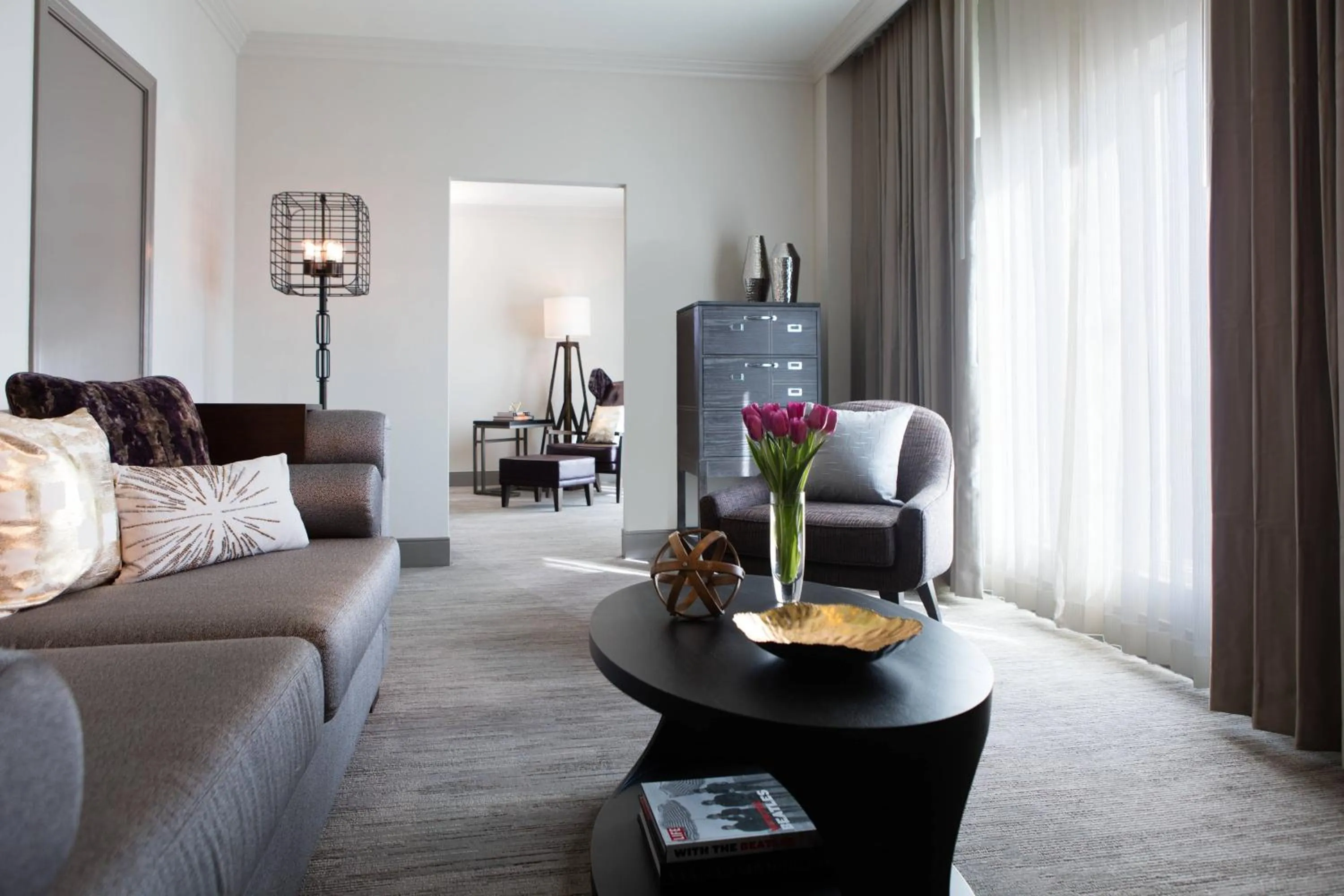 Living room in Renaissance Waterford Oklahoma City Hotel