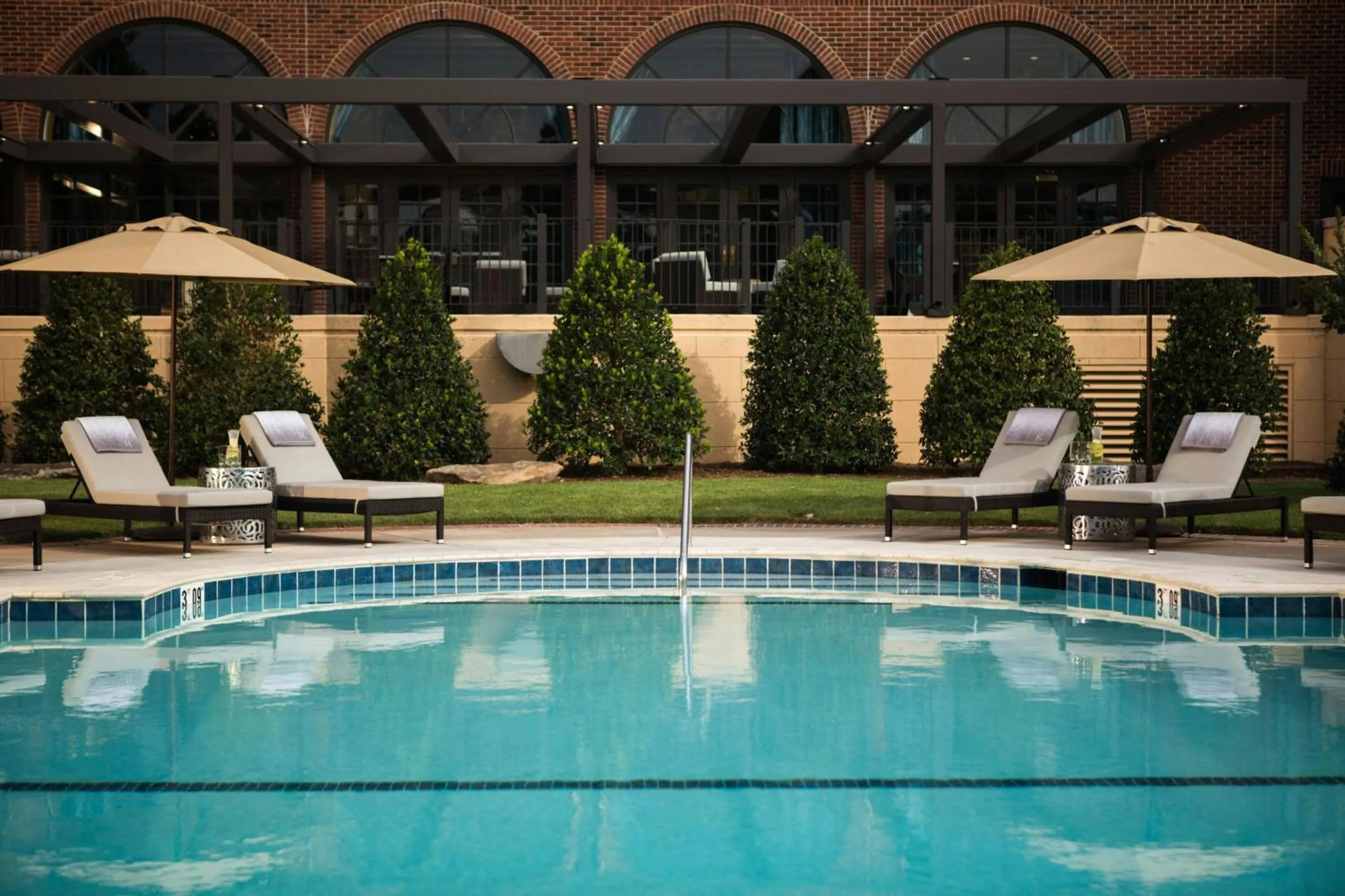 Swimming pool in Renaissance Waterford Oklahoma City Hotel