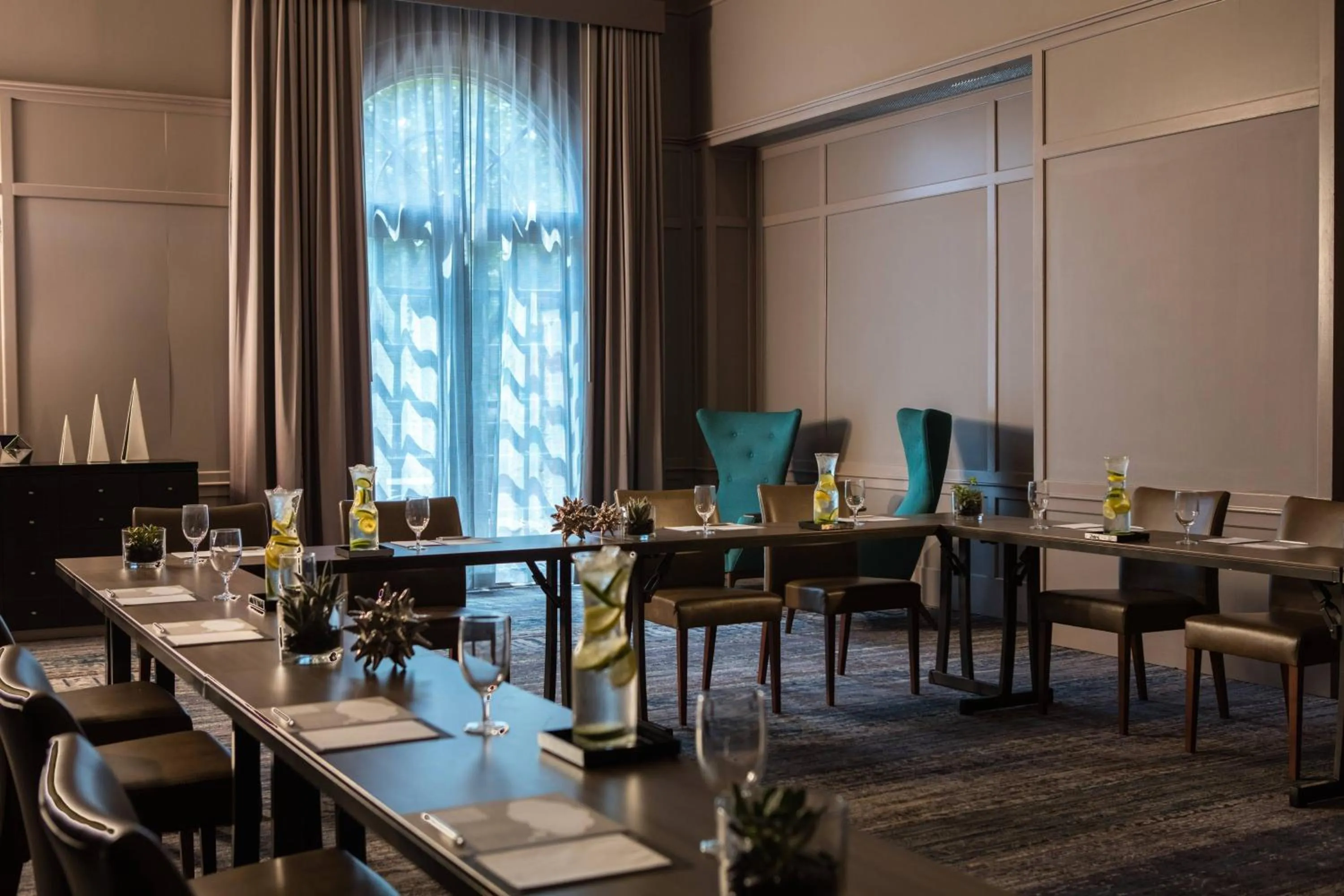 Meeting/conference room in Renaissance Waterford Oklahoma City Hotel