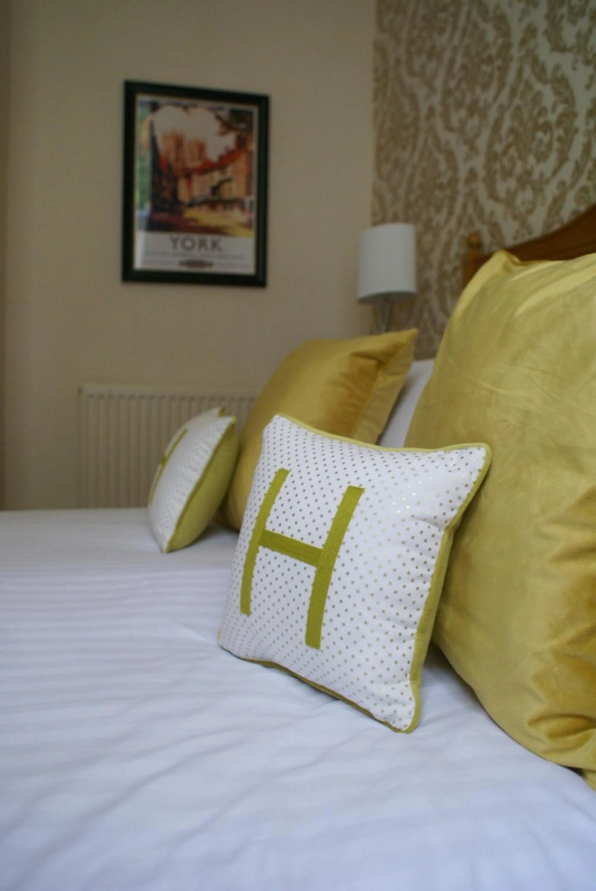 Bedroom, Bed in Haley's Hotel