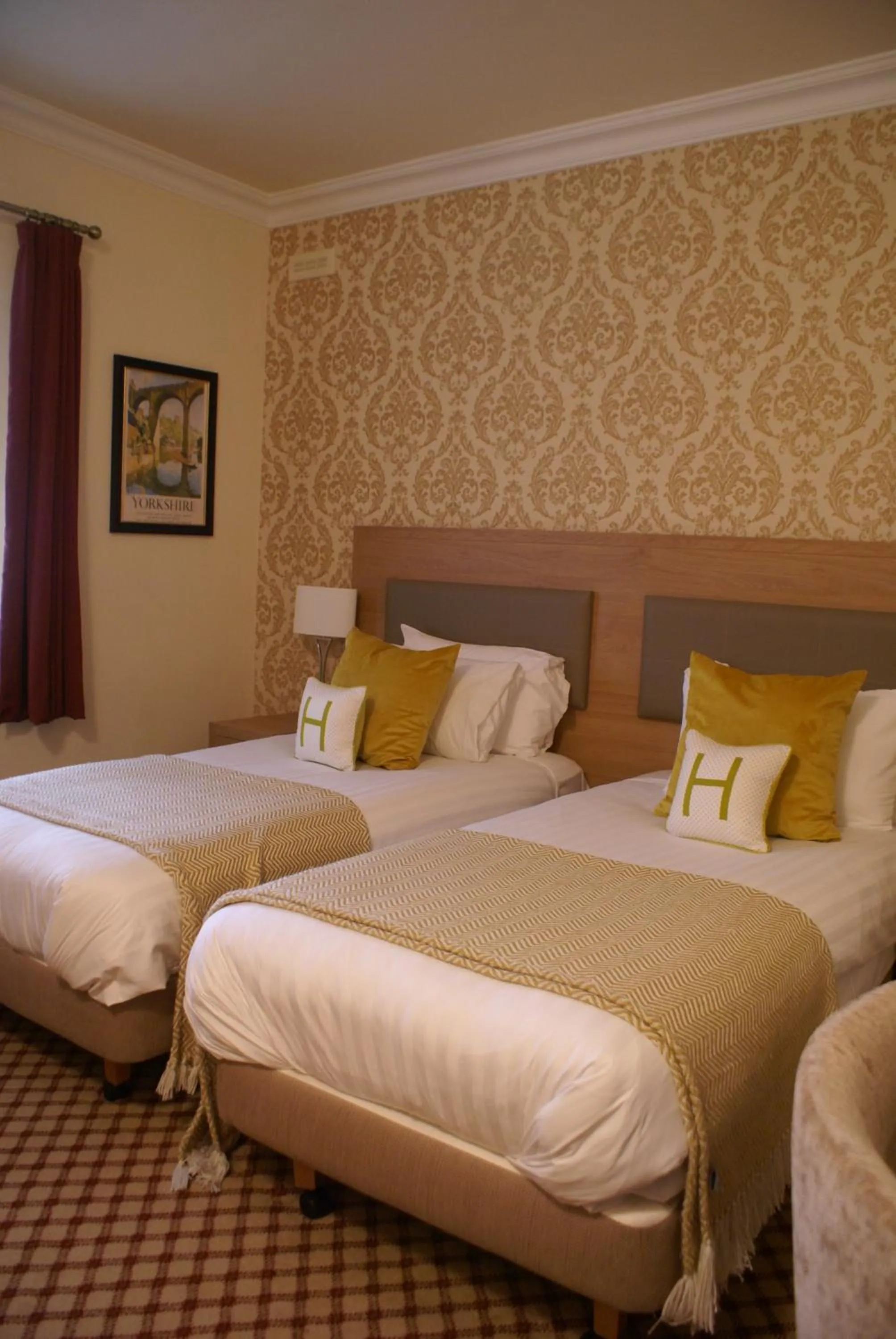 Bedroom, Bed in Haley's Hotel