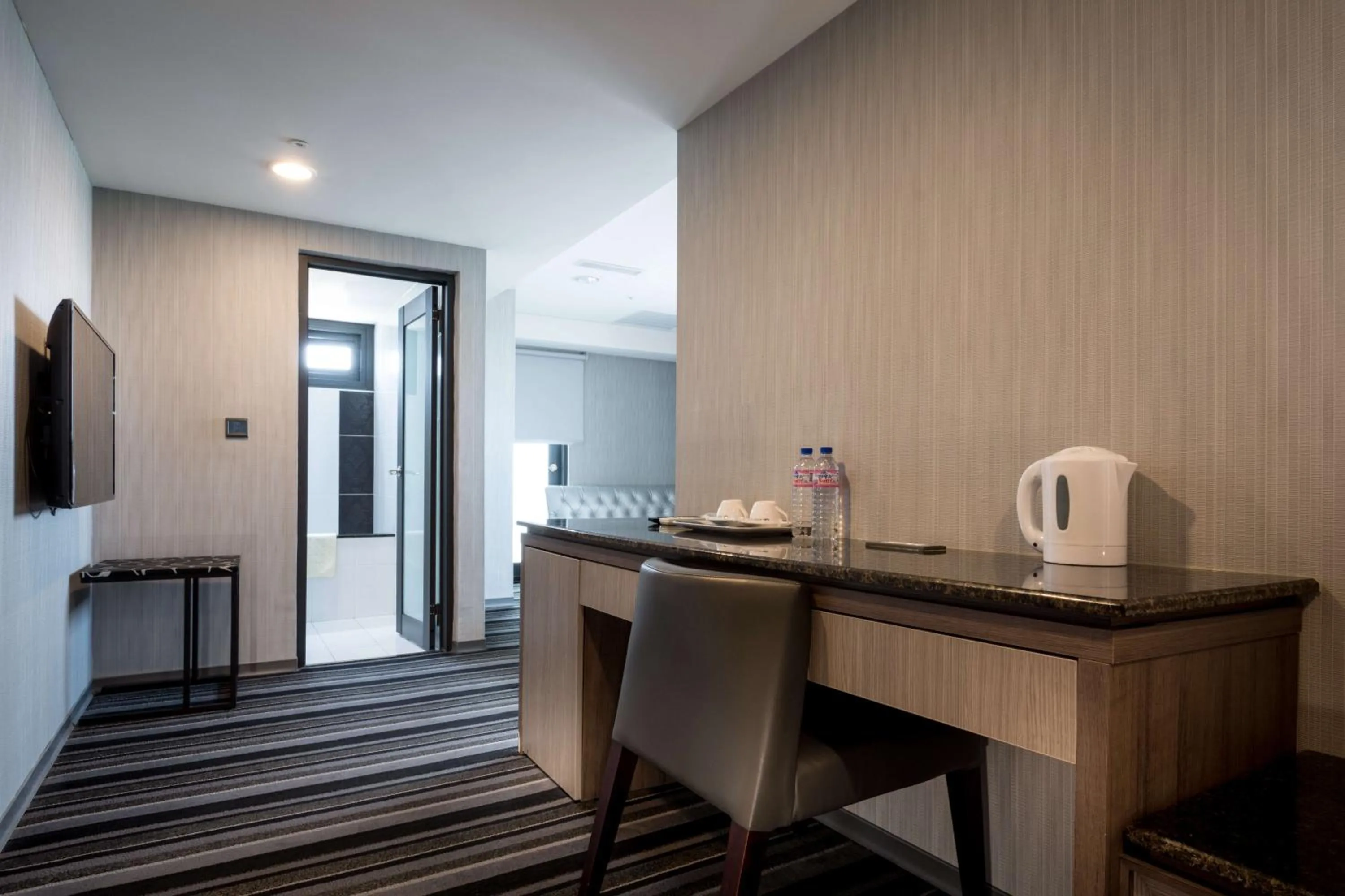 On site in JUNG-ZAW BUSSINESS HOTEL