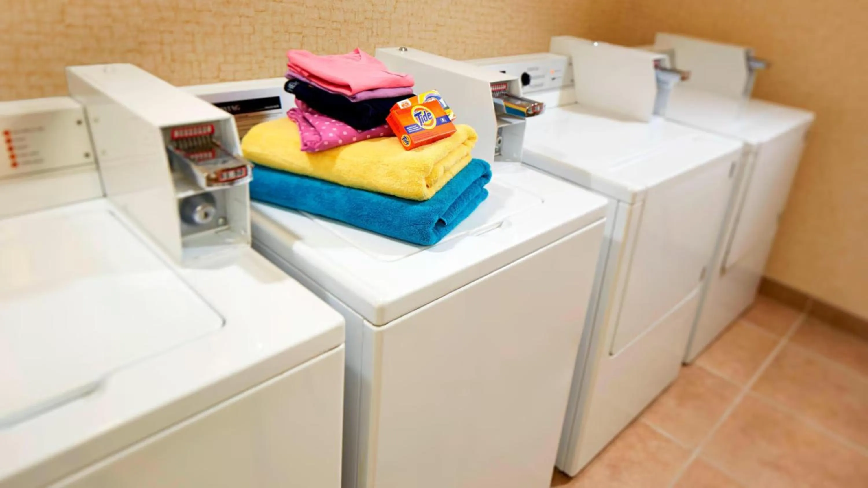 laundry in Best Western Hesperia-Victorville Suites