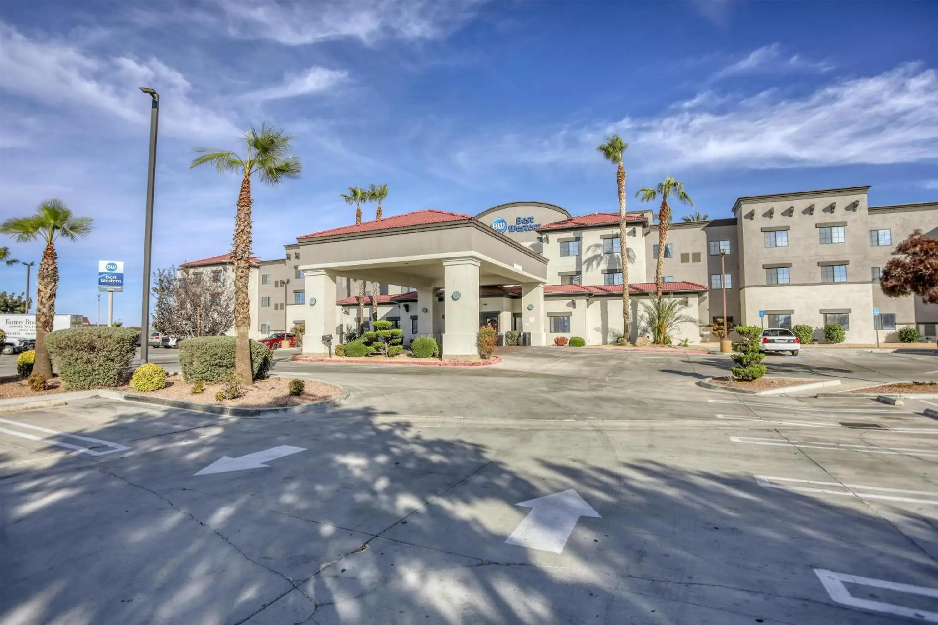 Property building in Best Western Hesperia-Victorville Suites Property building in Best Western Hesperia-Victorville Suites