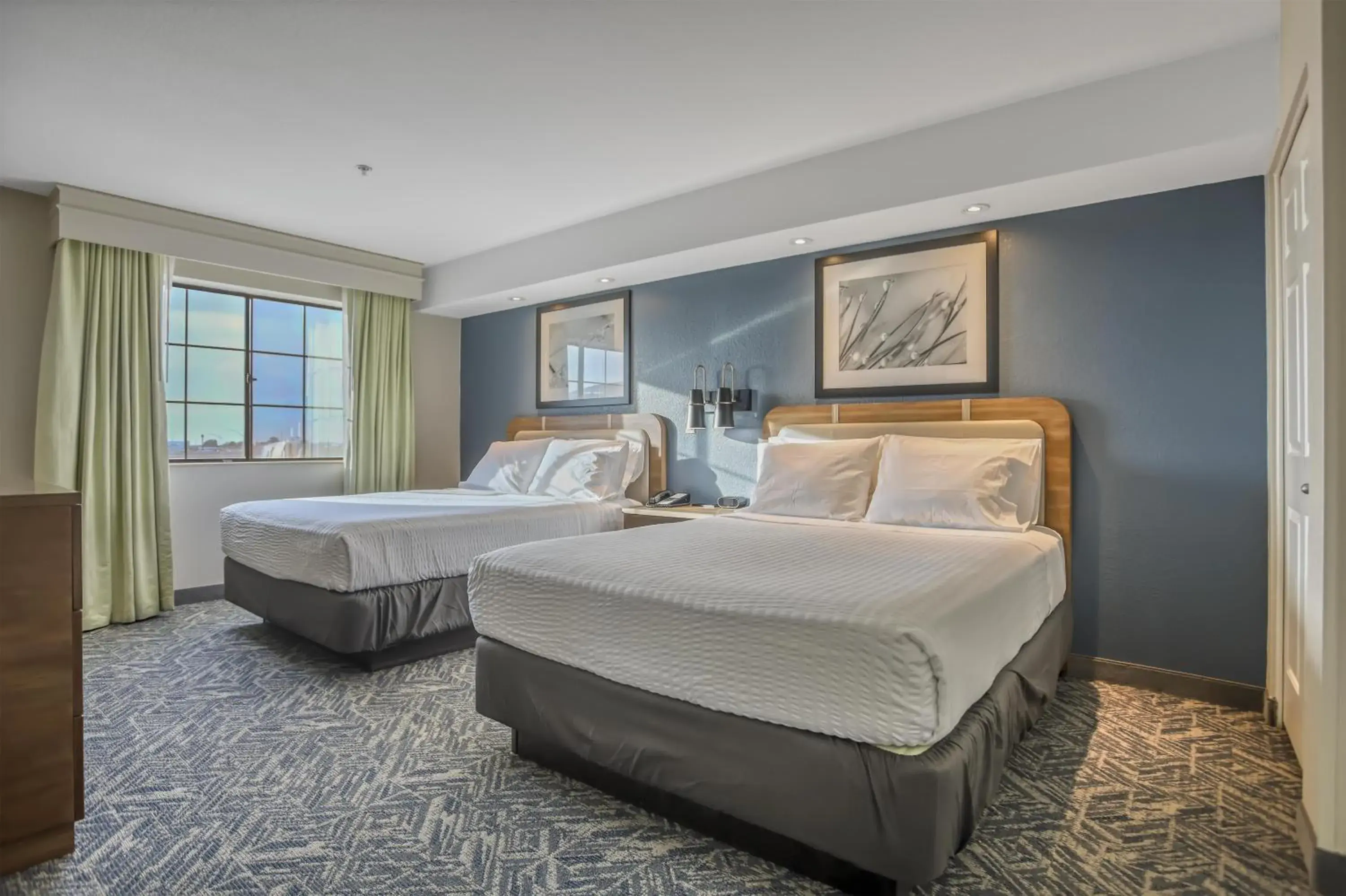 Bedroom, Bed in Best Western Hesperia-Victorville Suites Bedroom, Bed in Best Western Hesperia-Victorville Suites