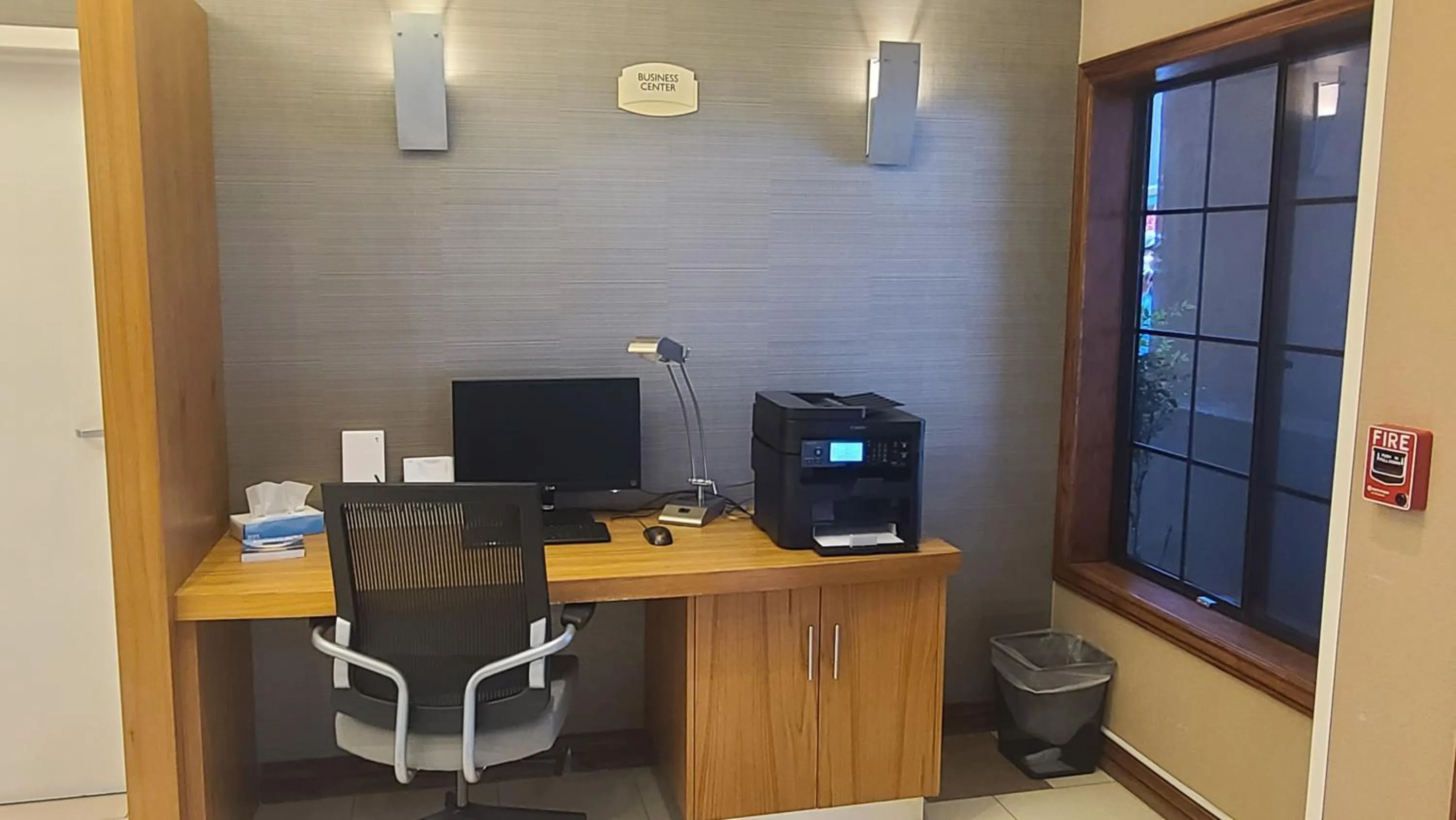 Business facilities in Best Western Hesperia-Victorville Suites
