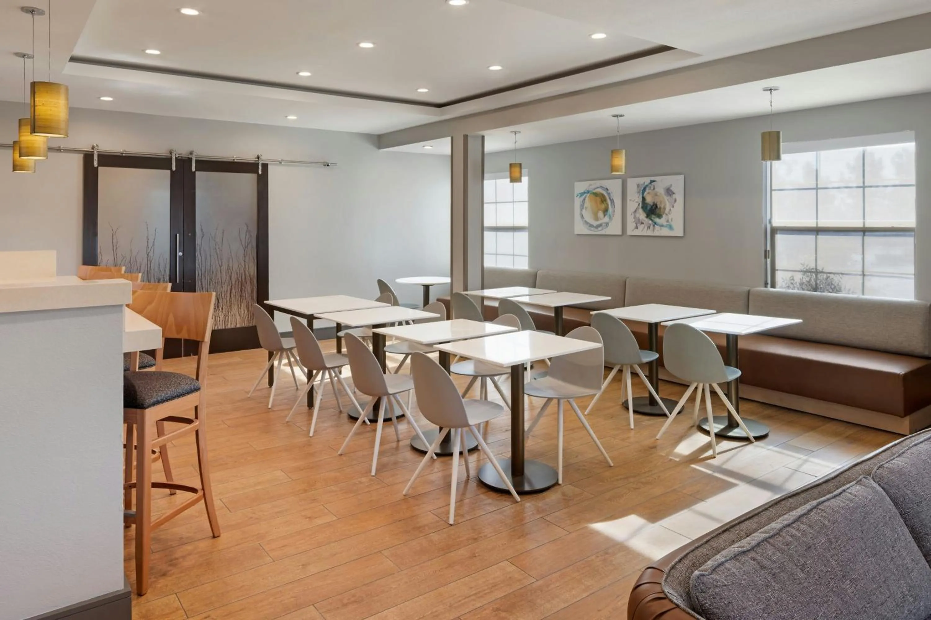 Breakfast in TownePlace Suites by Marriott Ontario Airport