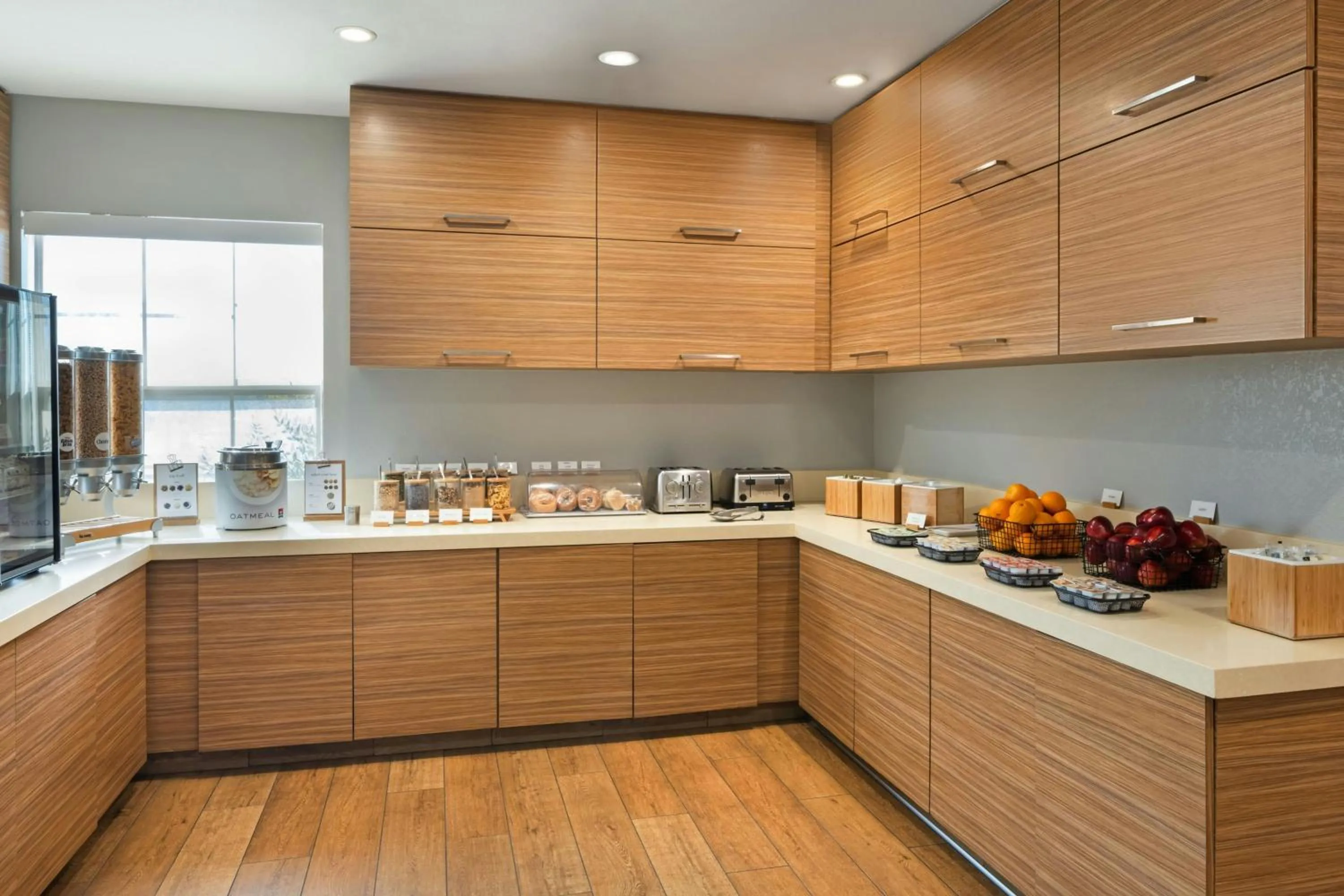 Breakfast in TownePlace Suites by Marriott Ontario Airport