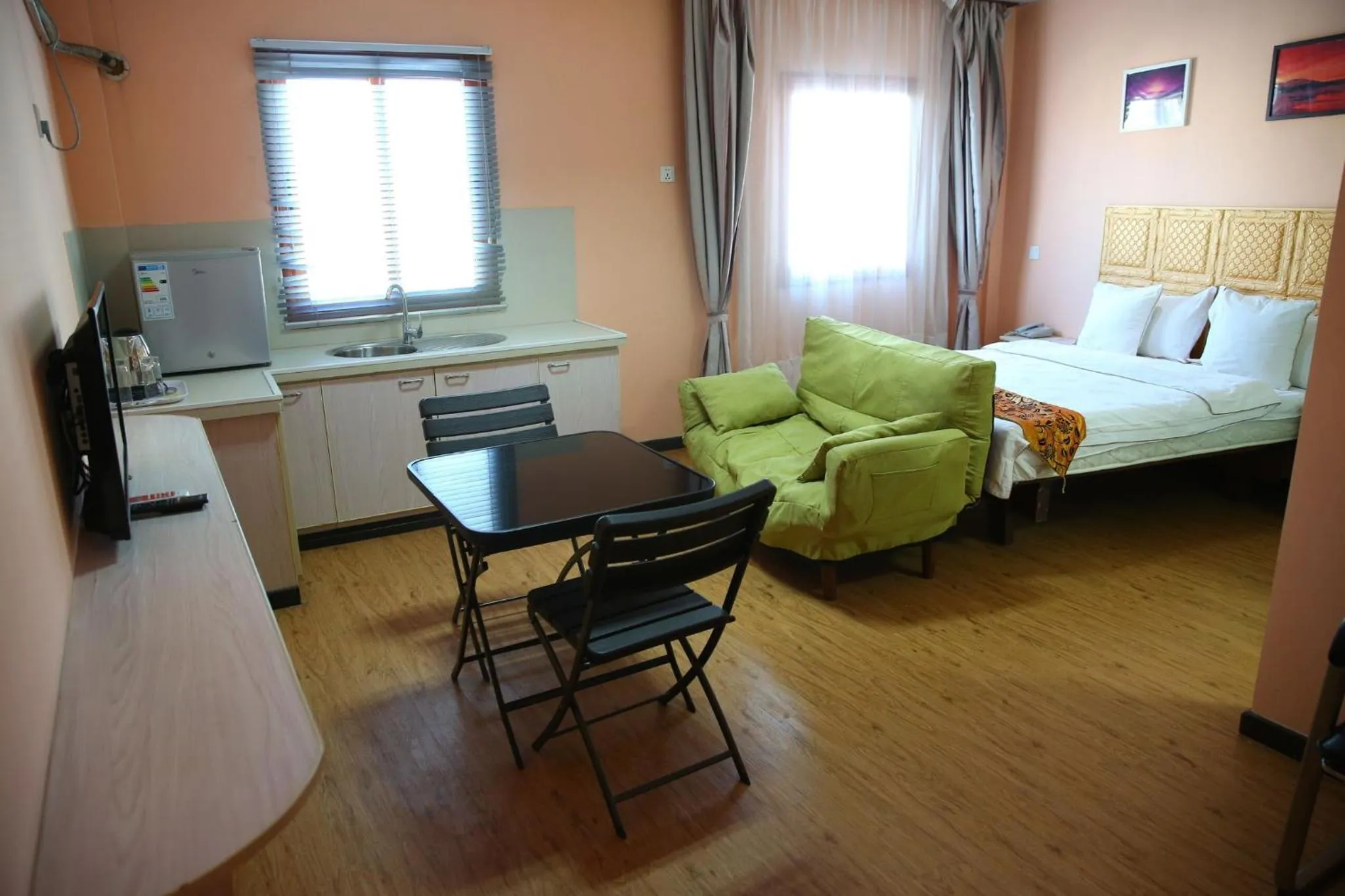 Photo of the whole room, Bed in Hotel Cristal Madagascar