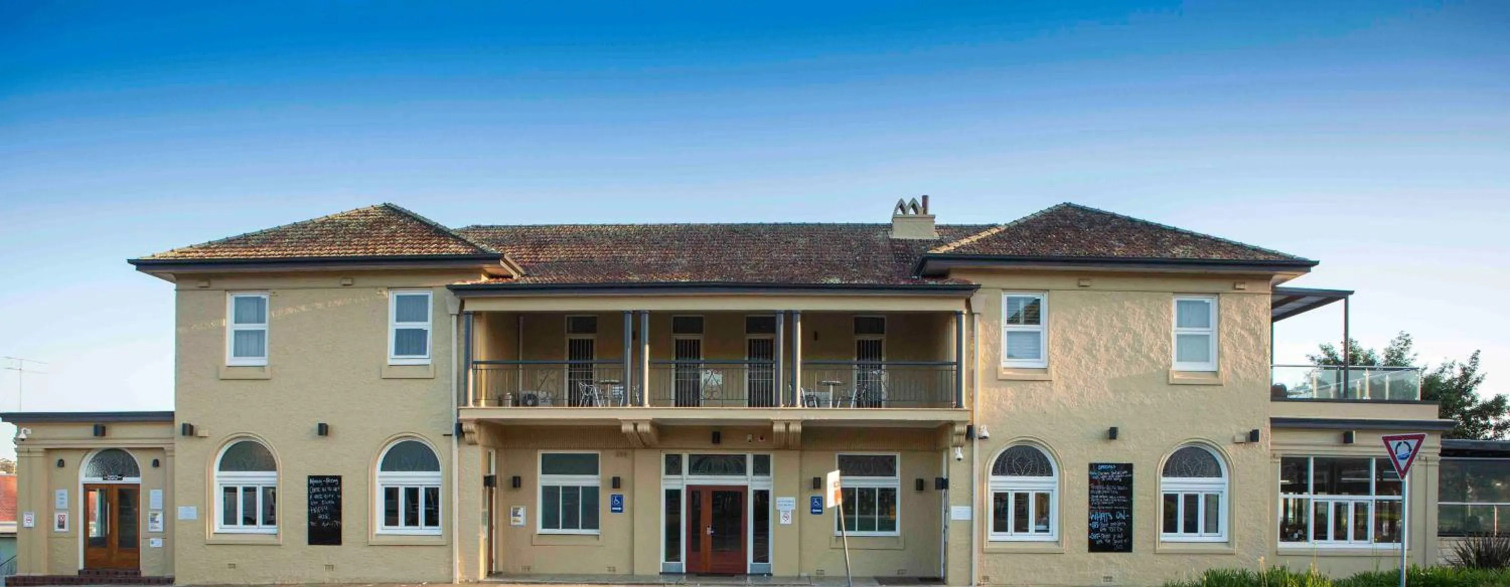 Property building in Huskisson Hotel