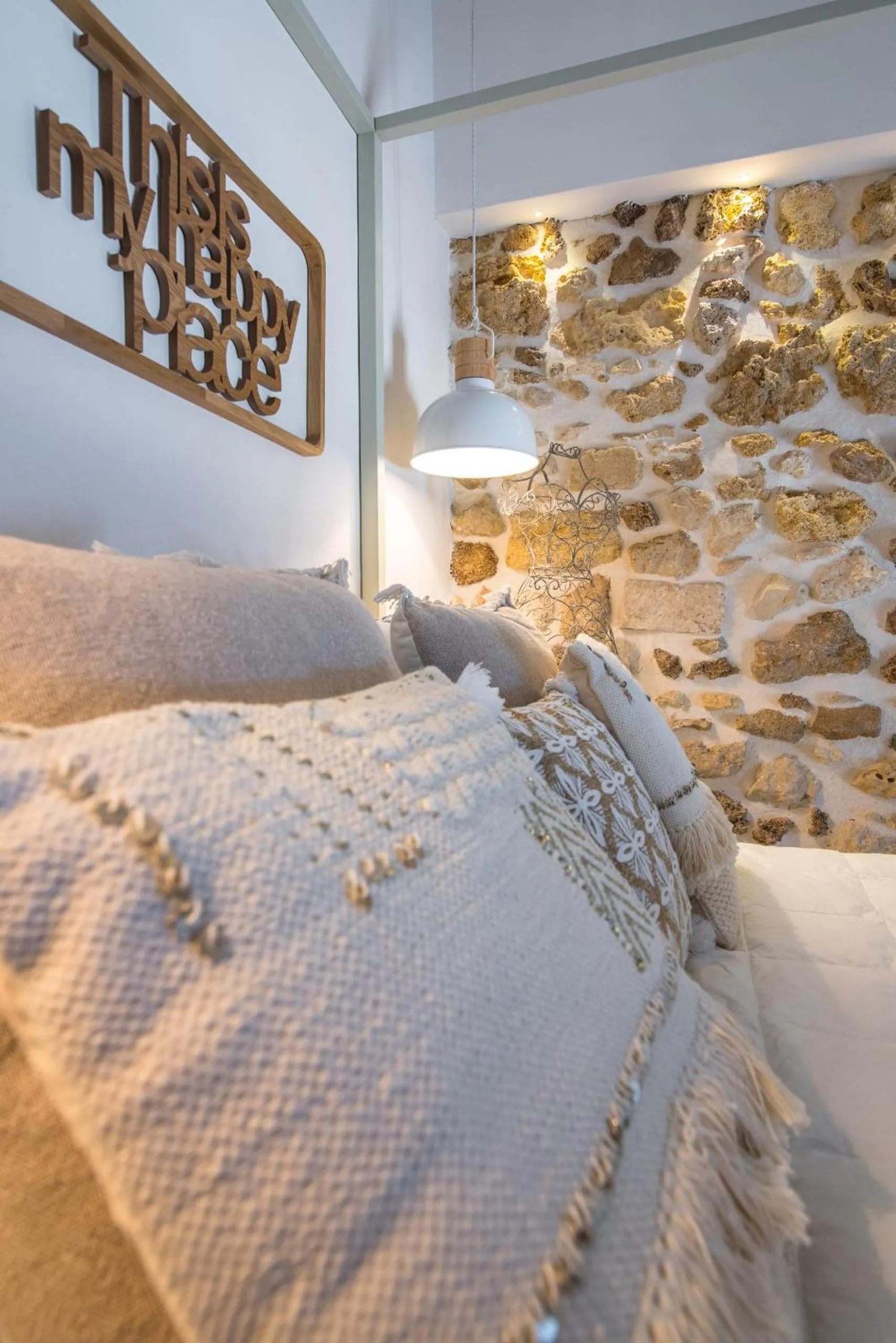 Decorative detail, Bed in Veronique by Dimore in Sicily