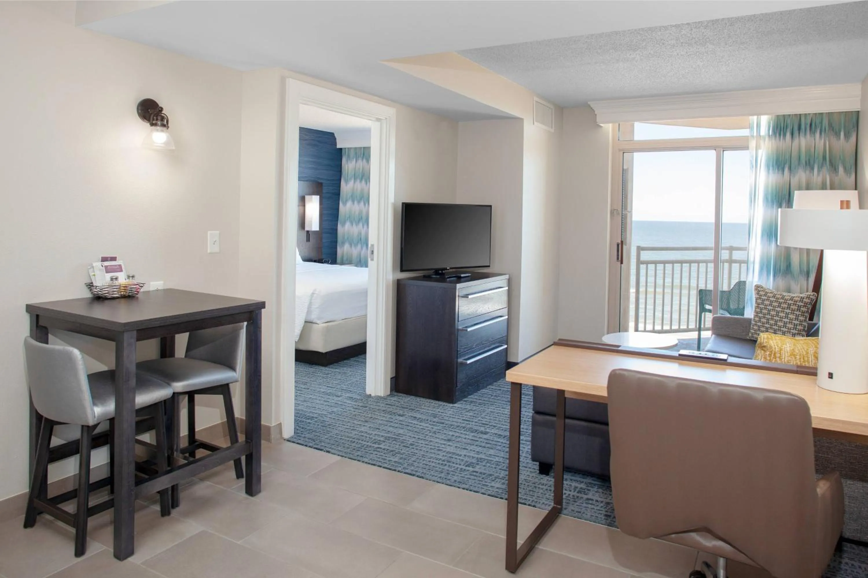 Living room, Bed in Residence Inn By Marriott Virginia Beach Oceanfront