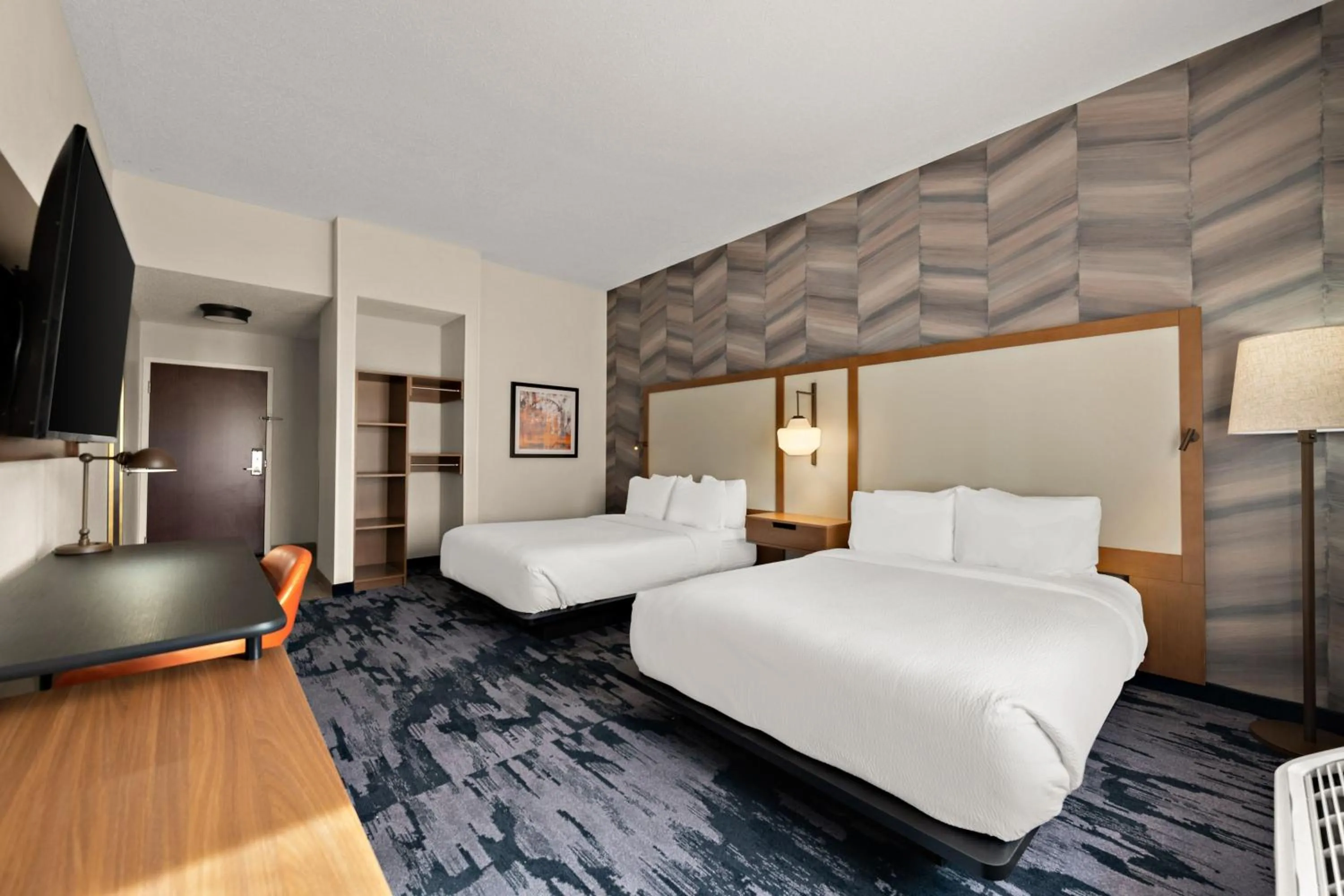 Photo of the whole room, Bed in Fairfield by Marriott Chesapeake