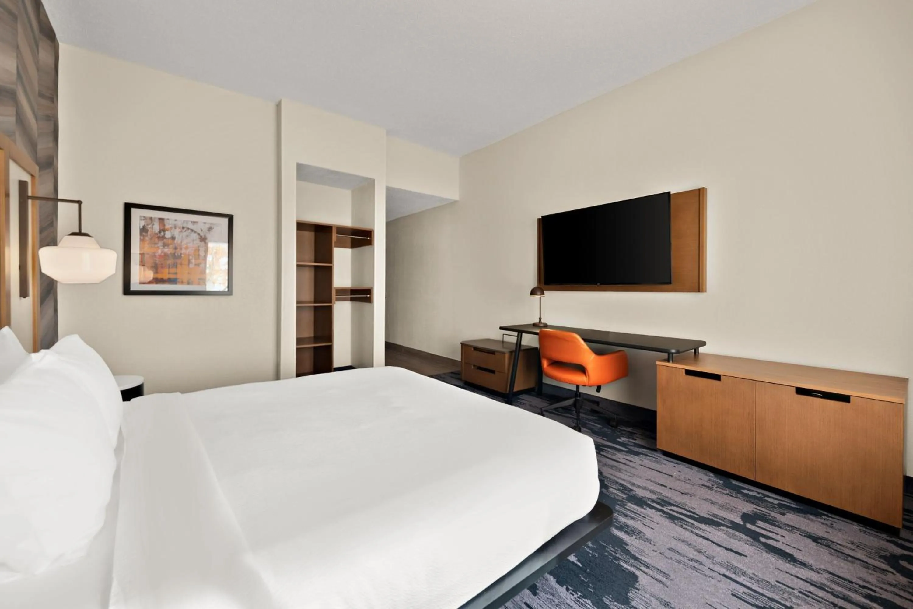 Photo of the whole room, Bed in Fairfield by Marriott Chesapeake