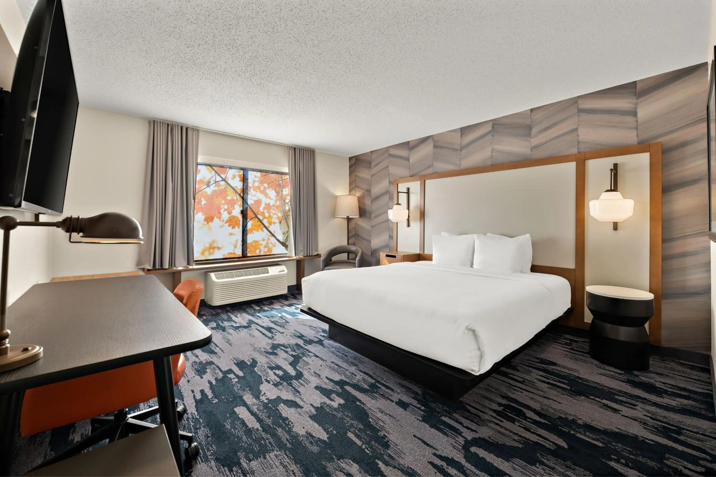 Photo of the whole room, Bed in Fairfield by Marriott Chesapeake