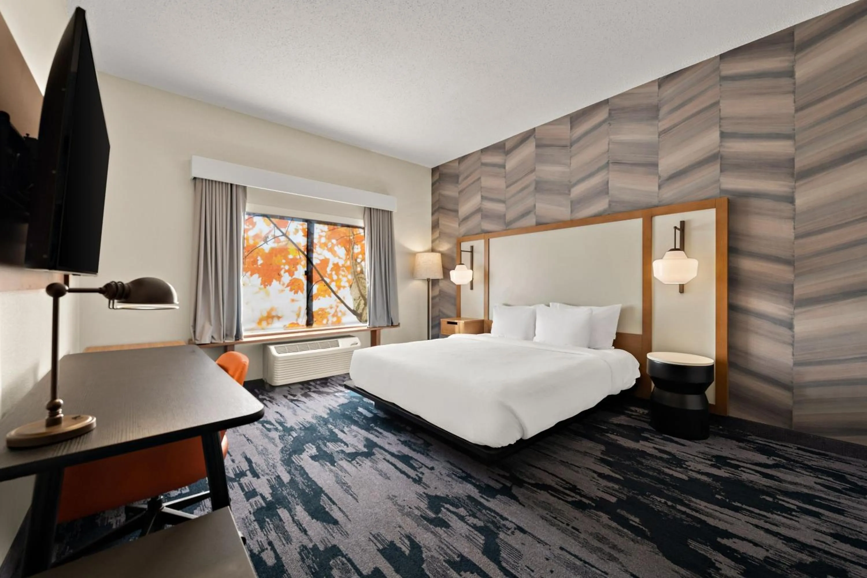 Photo of the whole room, Bed in Fairfield by Marriott Chesapeake