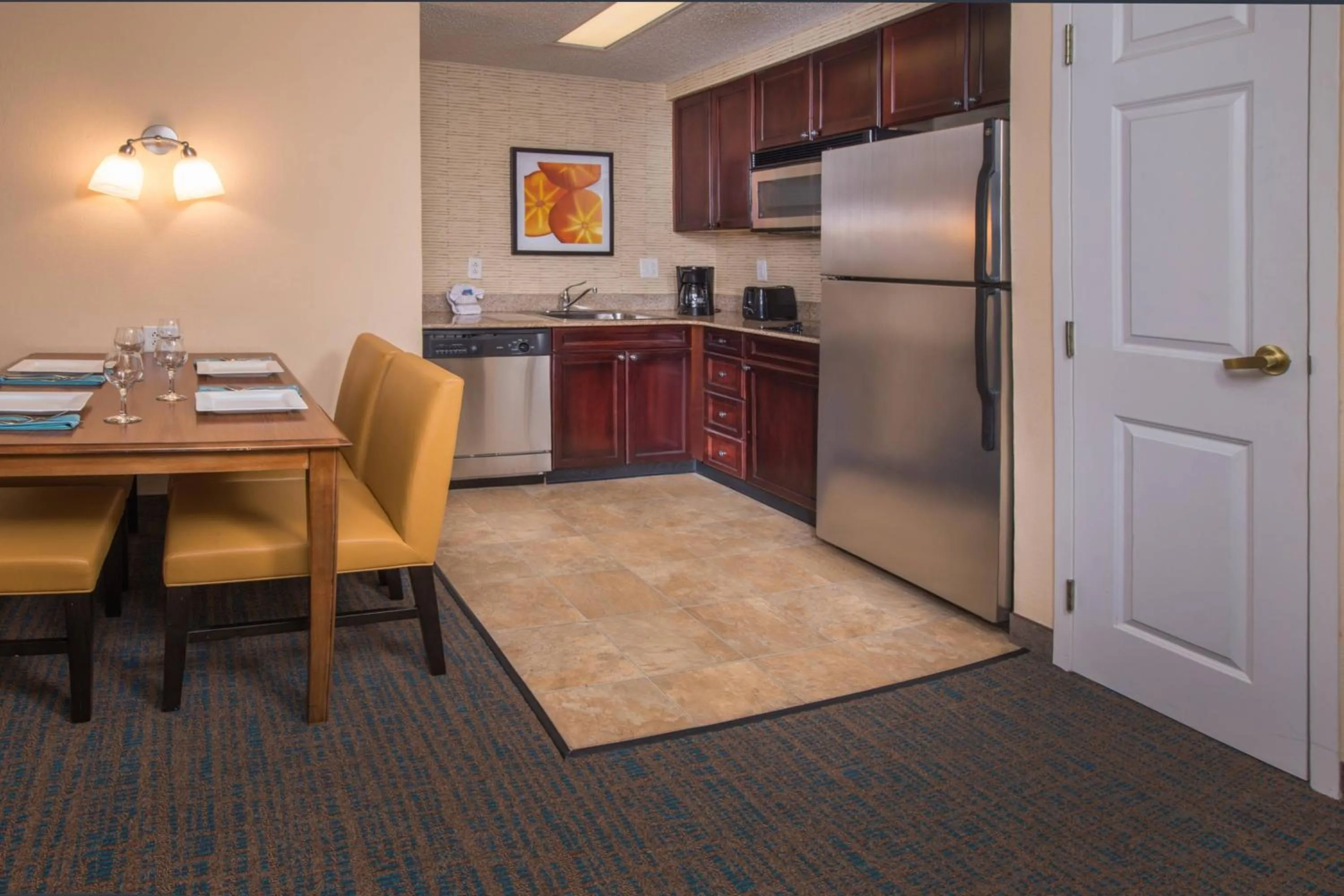 Kitchen or kitchenette in Residence Inn by Marriott Chesapeake Greenbrier