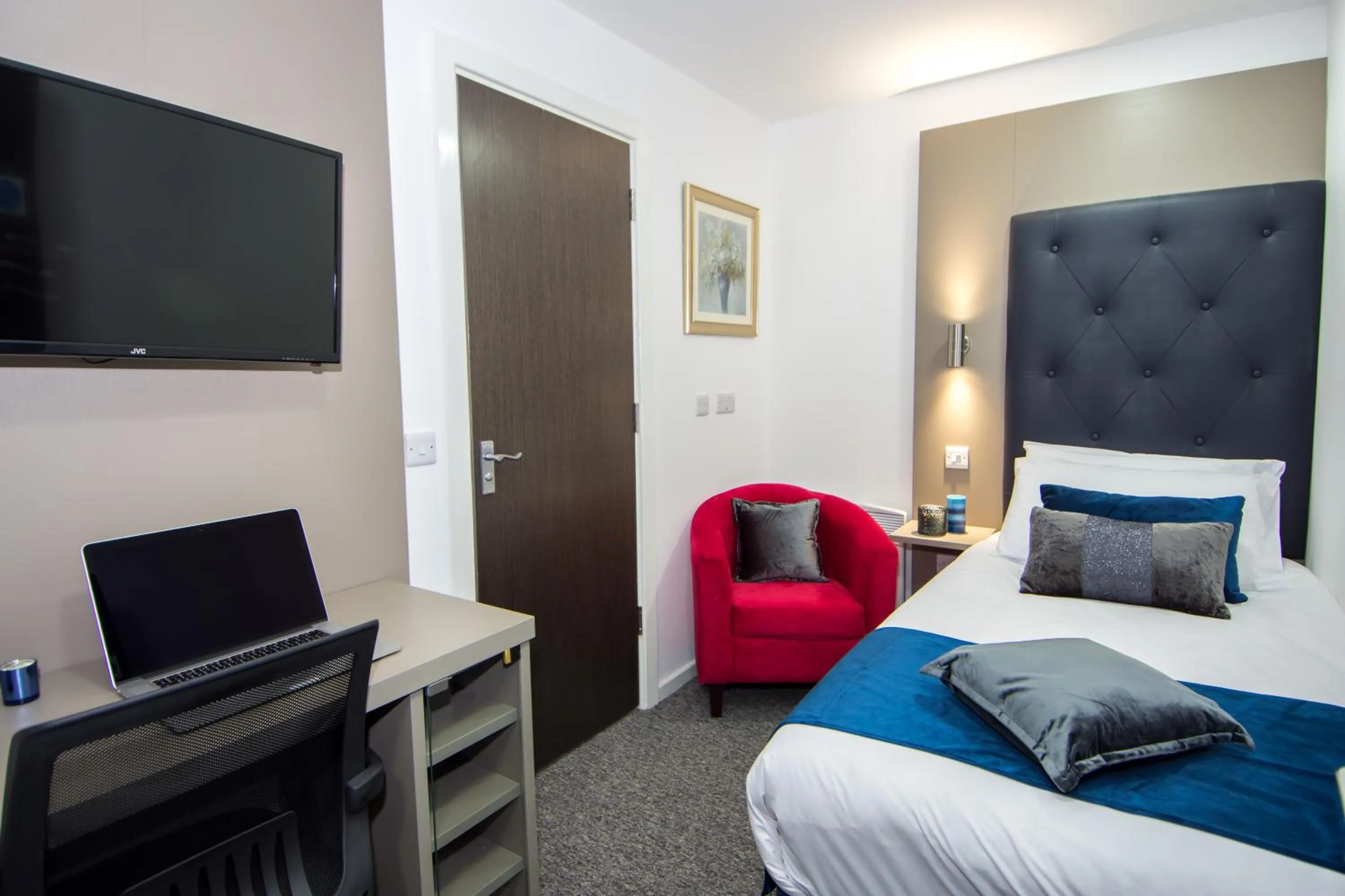 TV and multimedia, Bed in Abbey Hotel