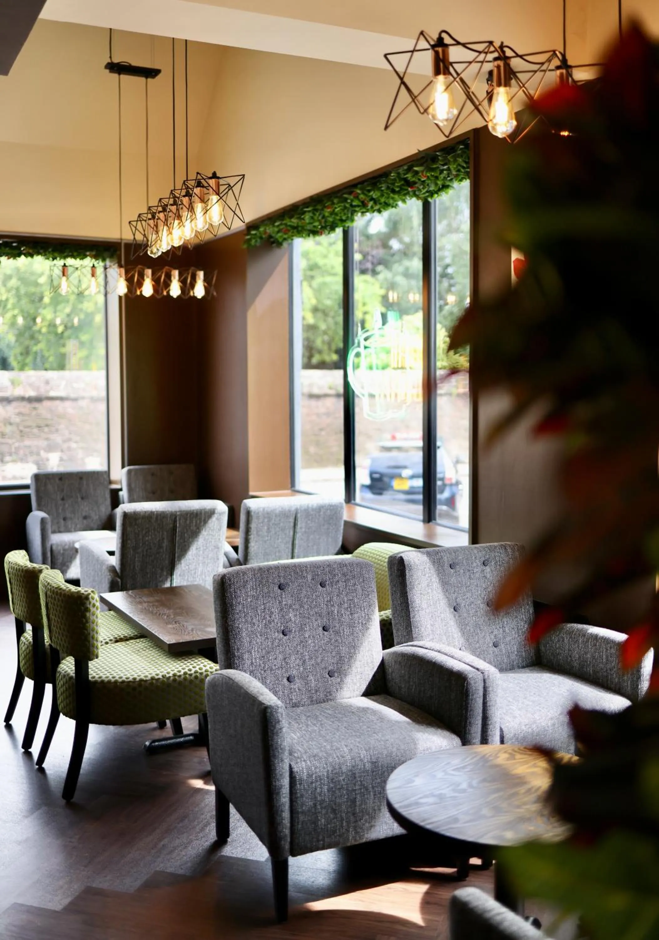 Restaurant/places to eat in Abbey Hotel