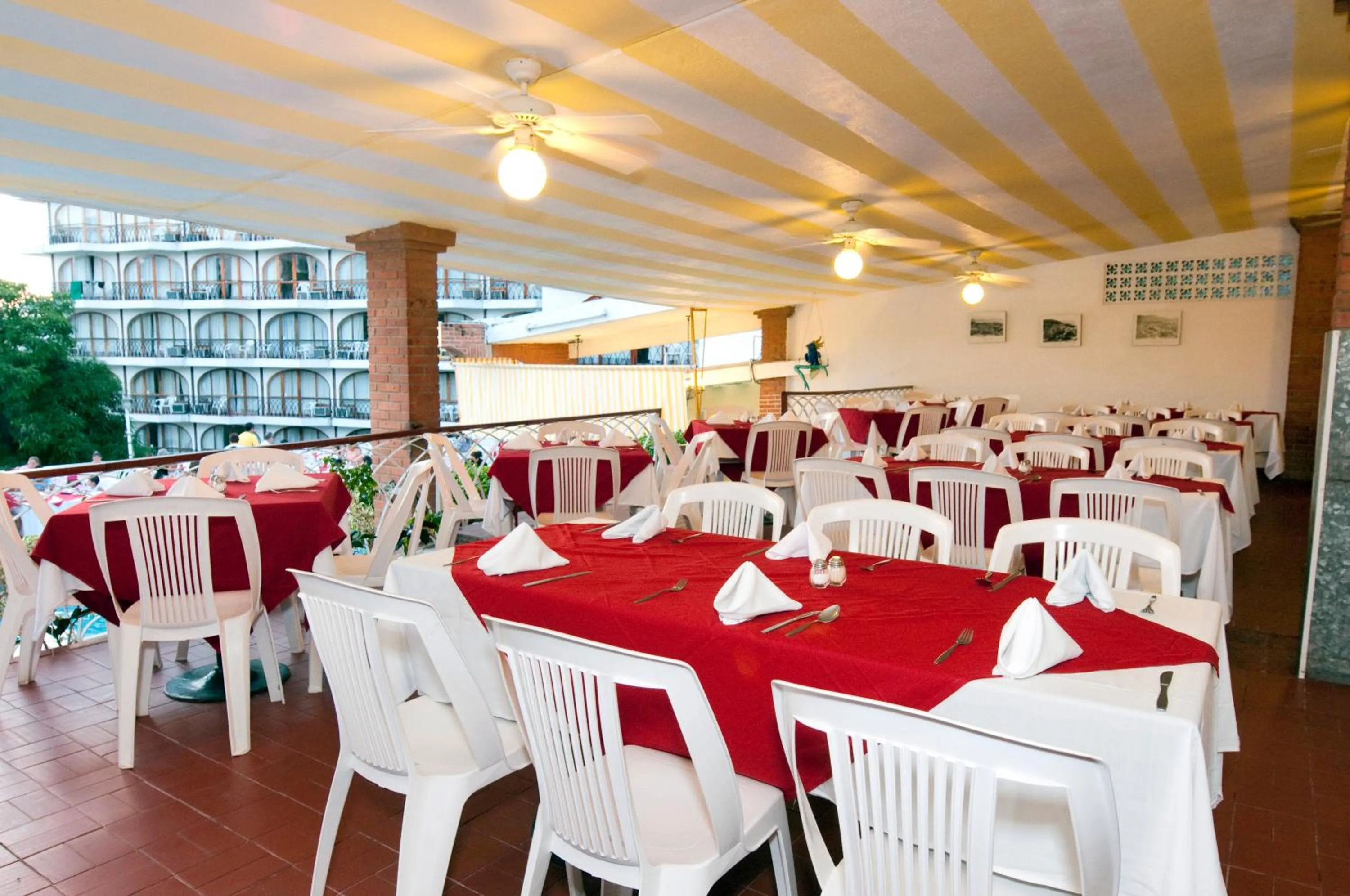 Restaurant/places to eat in Real Bananas All Inclusive