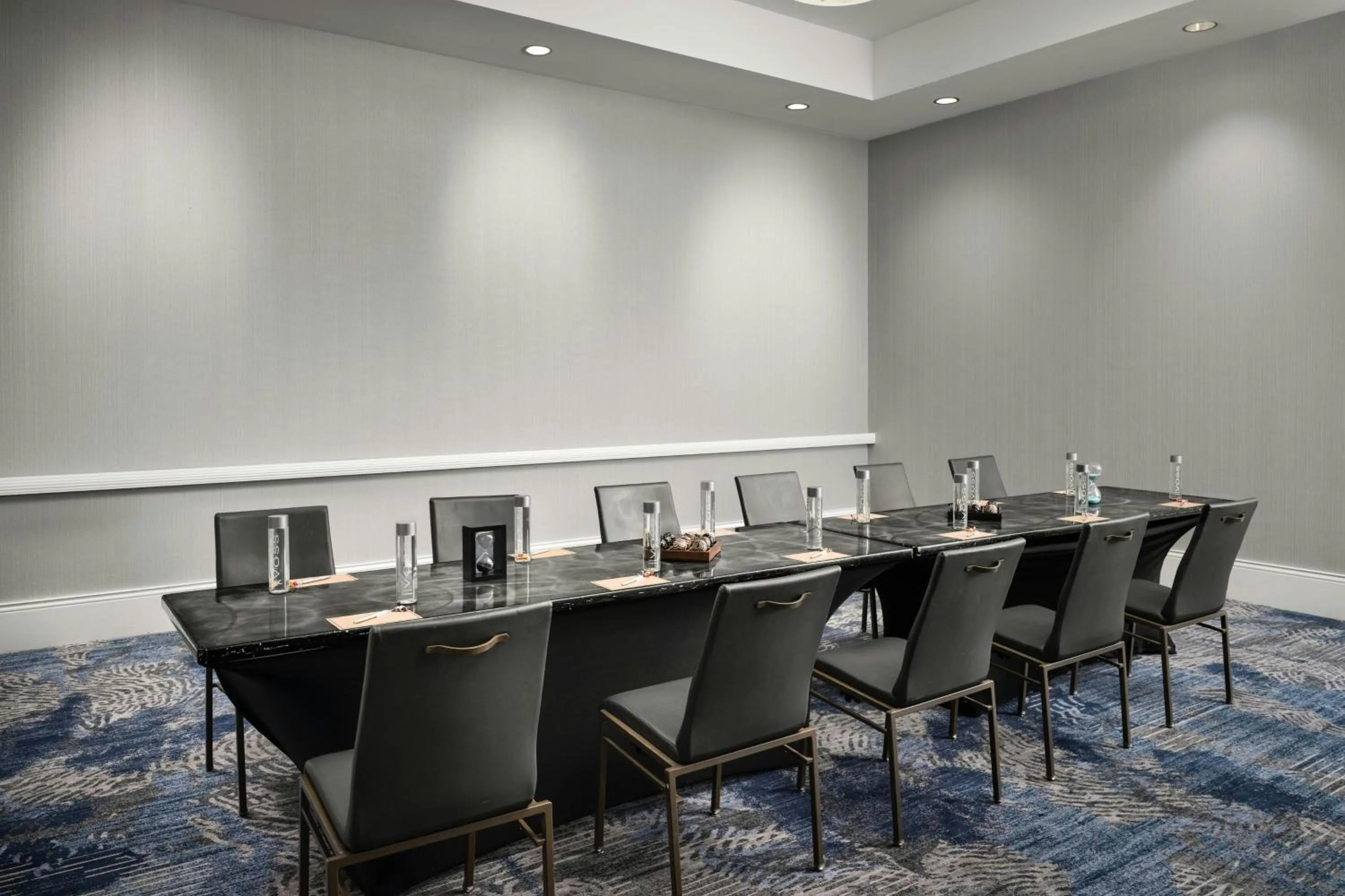 Meeting/conference room in Renaissance Portsmouth-Norfolk Waterfront Hotel