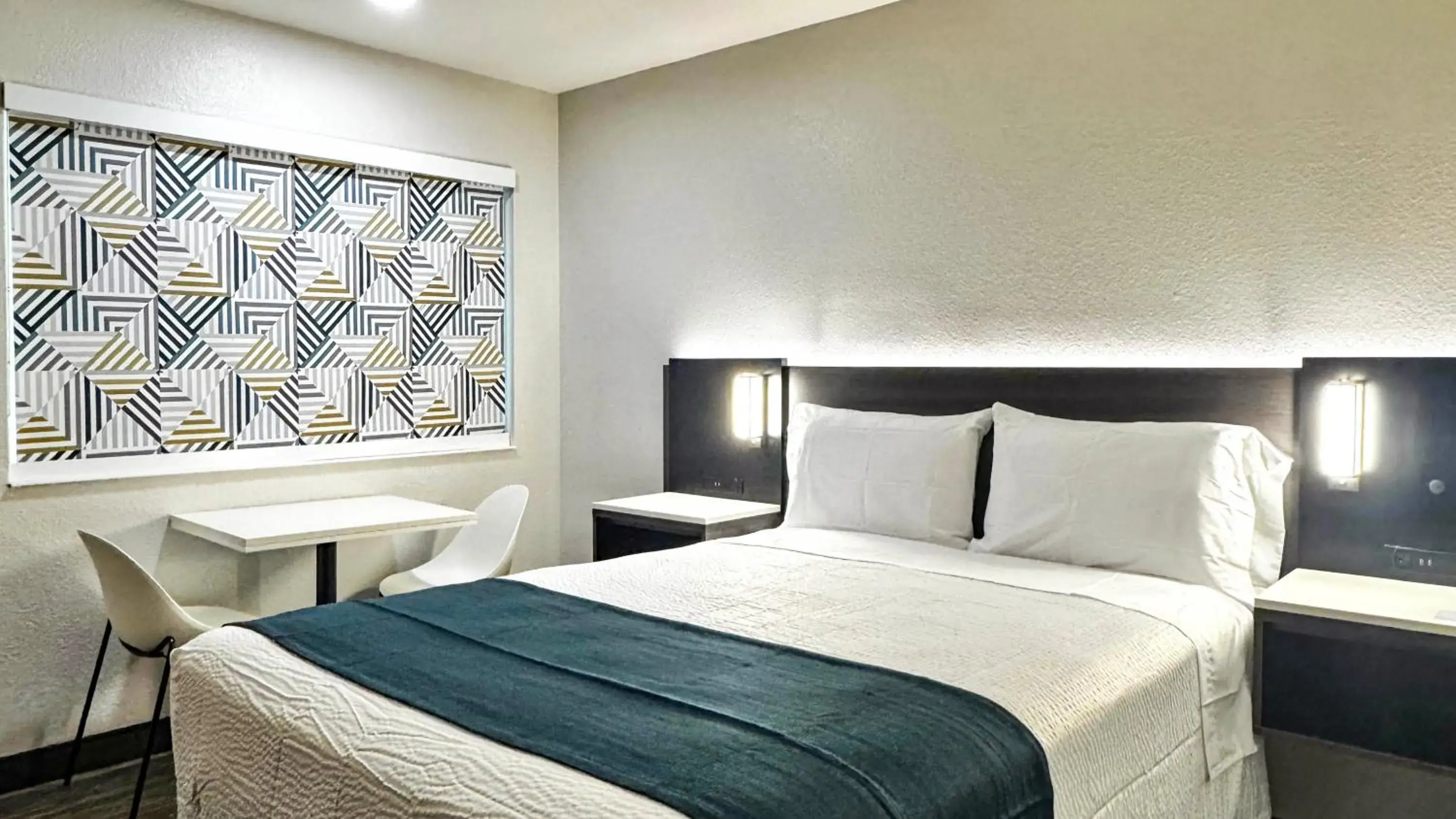 Bedroom, Bed in Motel 6-Atascadero, CA Bedroom, Bed in Motel 6-Atascadero, CA