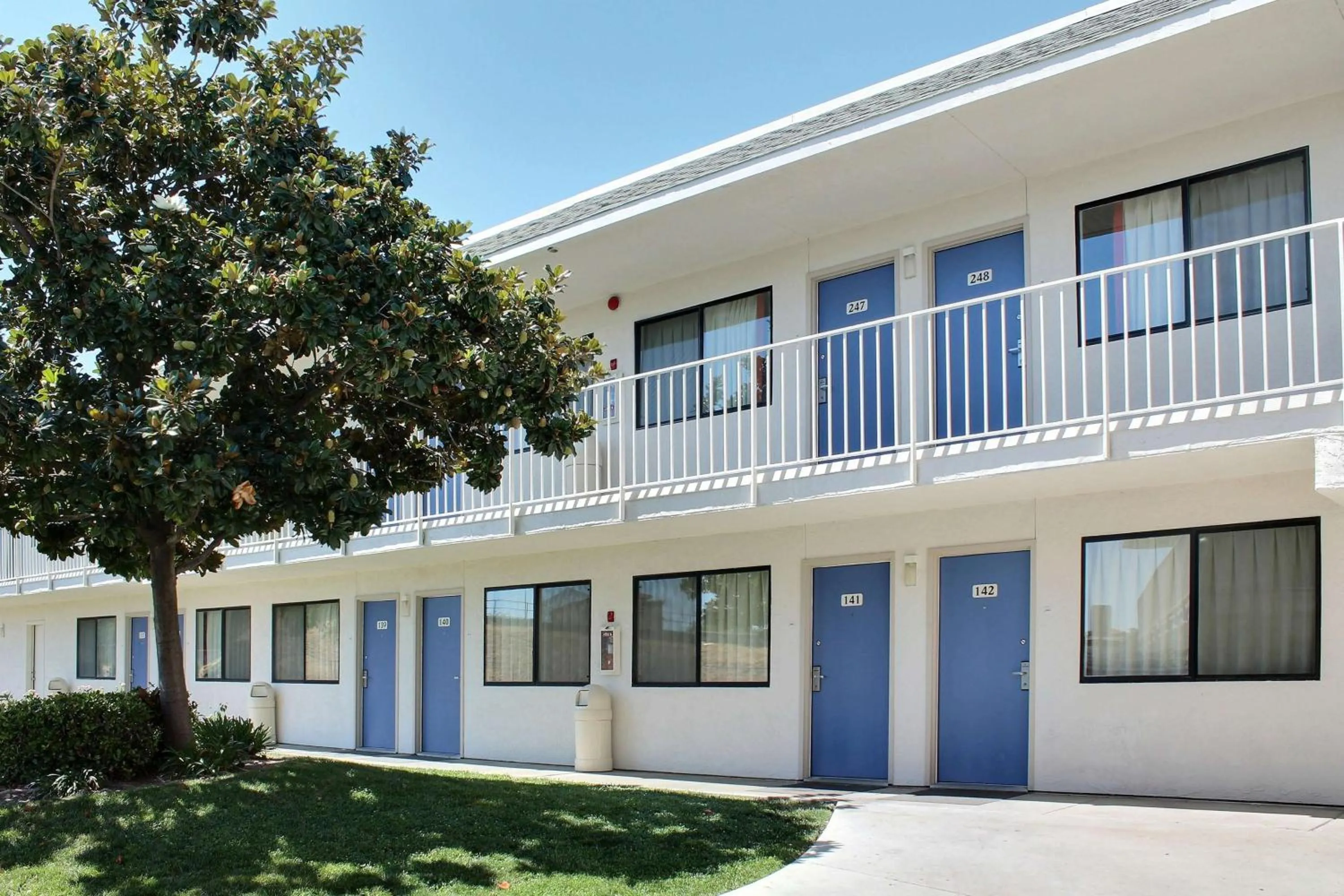 Property building in Motel 6-Atascadero, CA