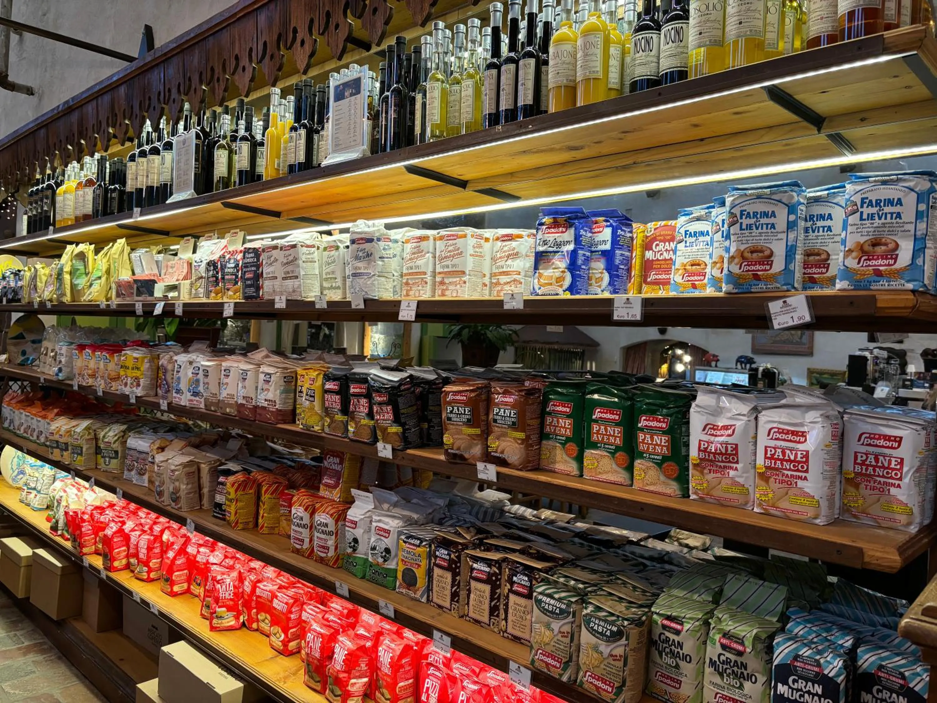 On-site shops in Locanda di Casa Spadoni