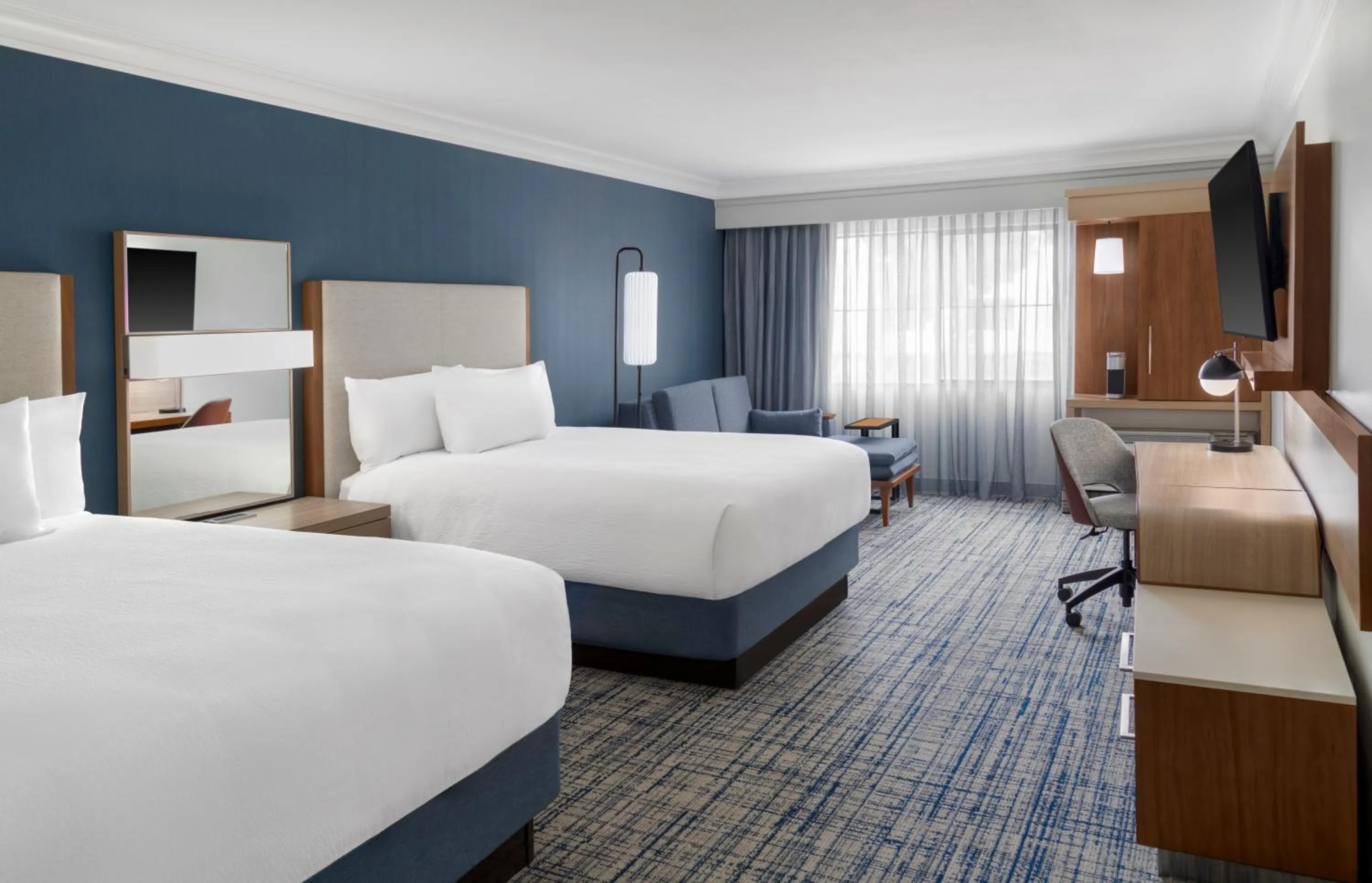 Bedroom, Bed in Courtyard Palo Alto Los Altos