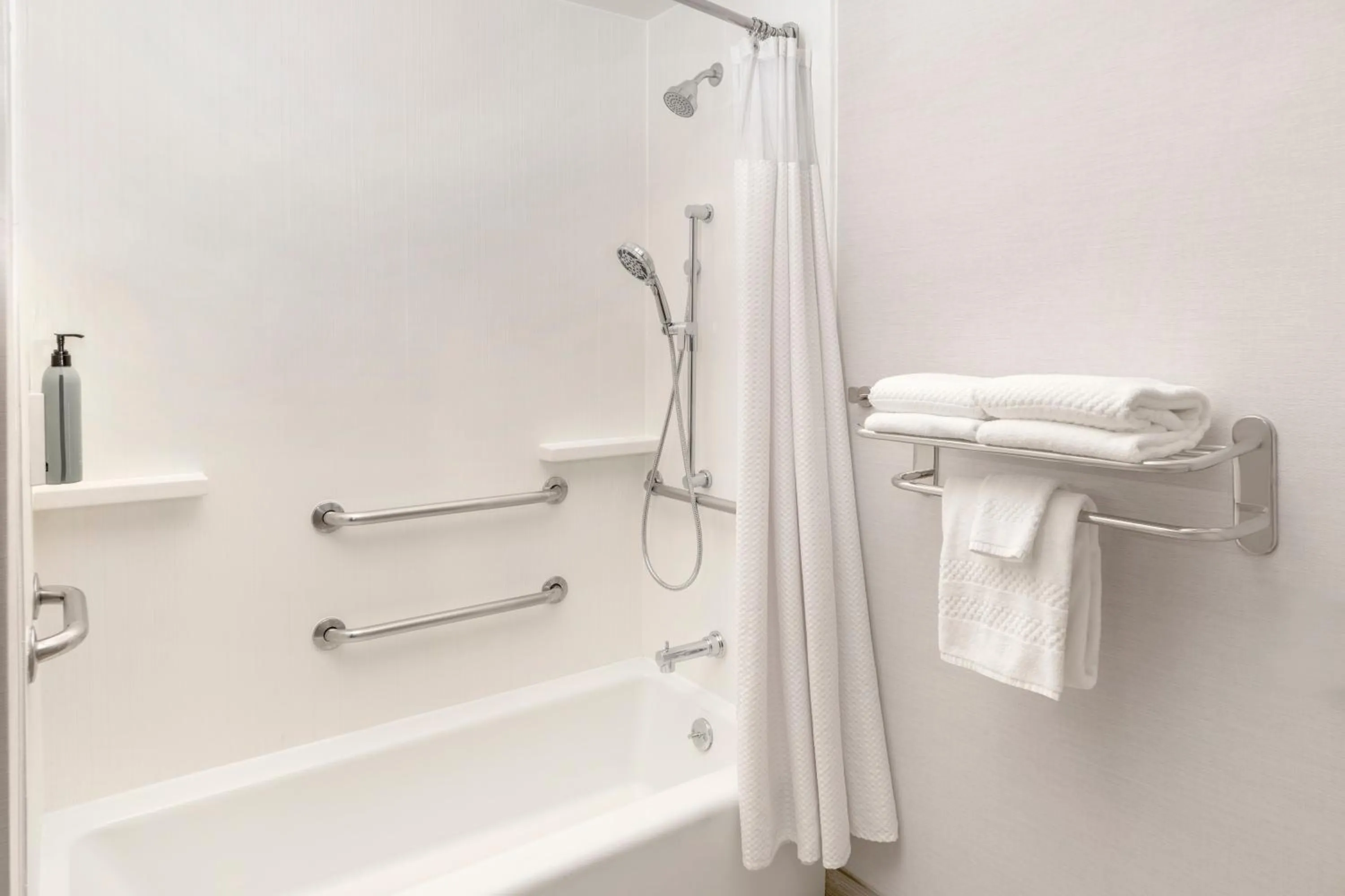 Bathroom in Courtyard Palo Alto Los Altos