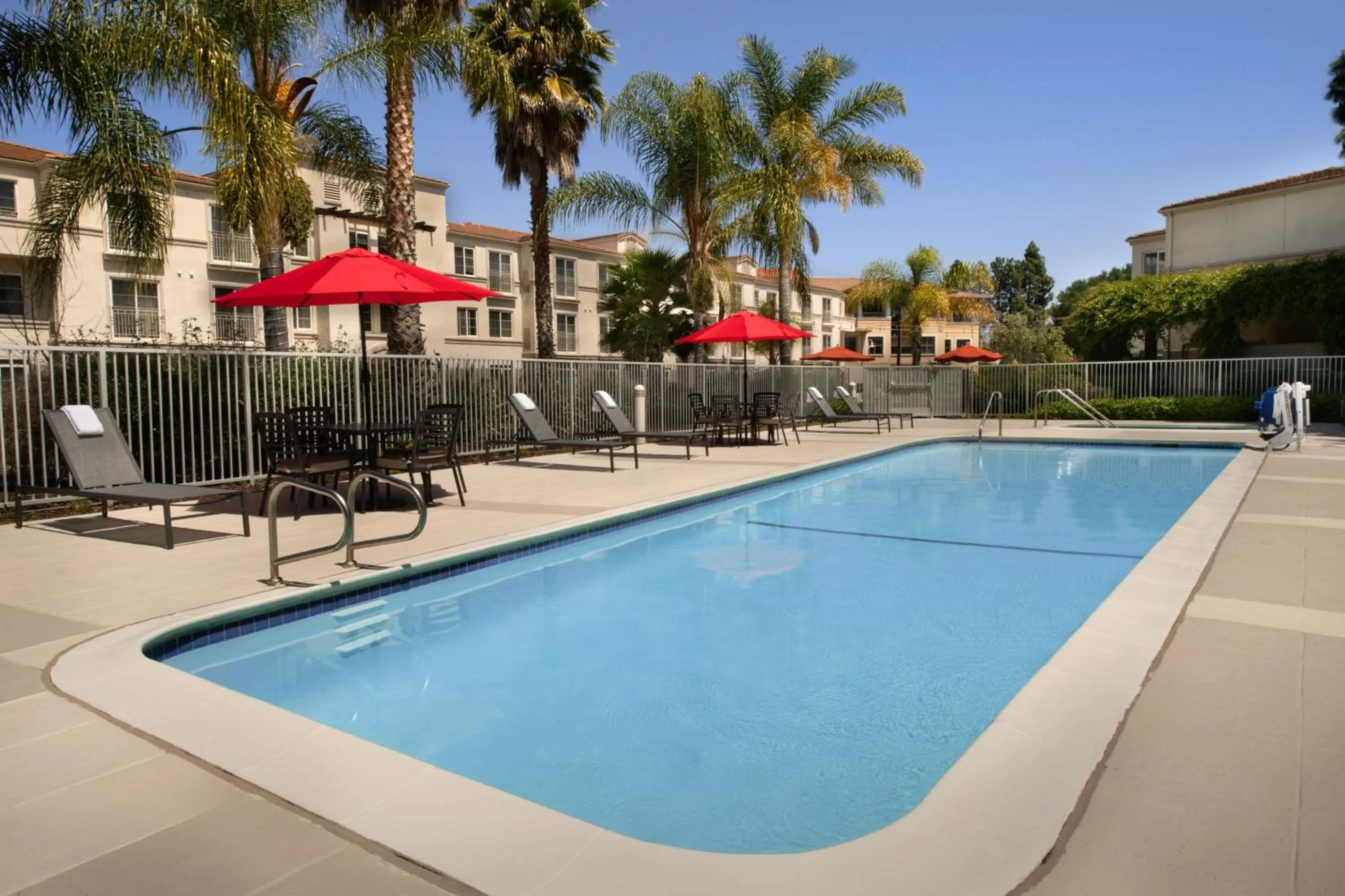 Swimming pool in Residence Inn Palo Alto Los Altos
