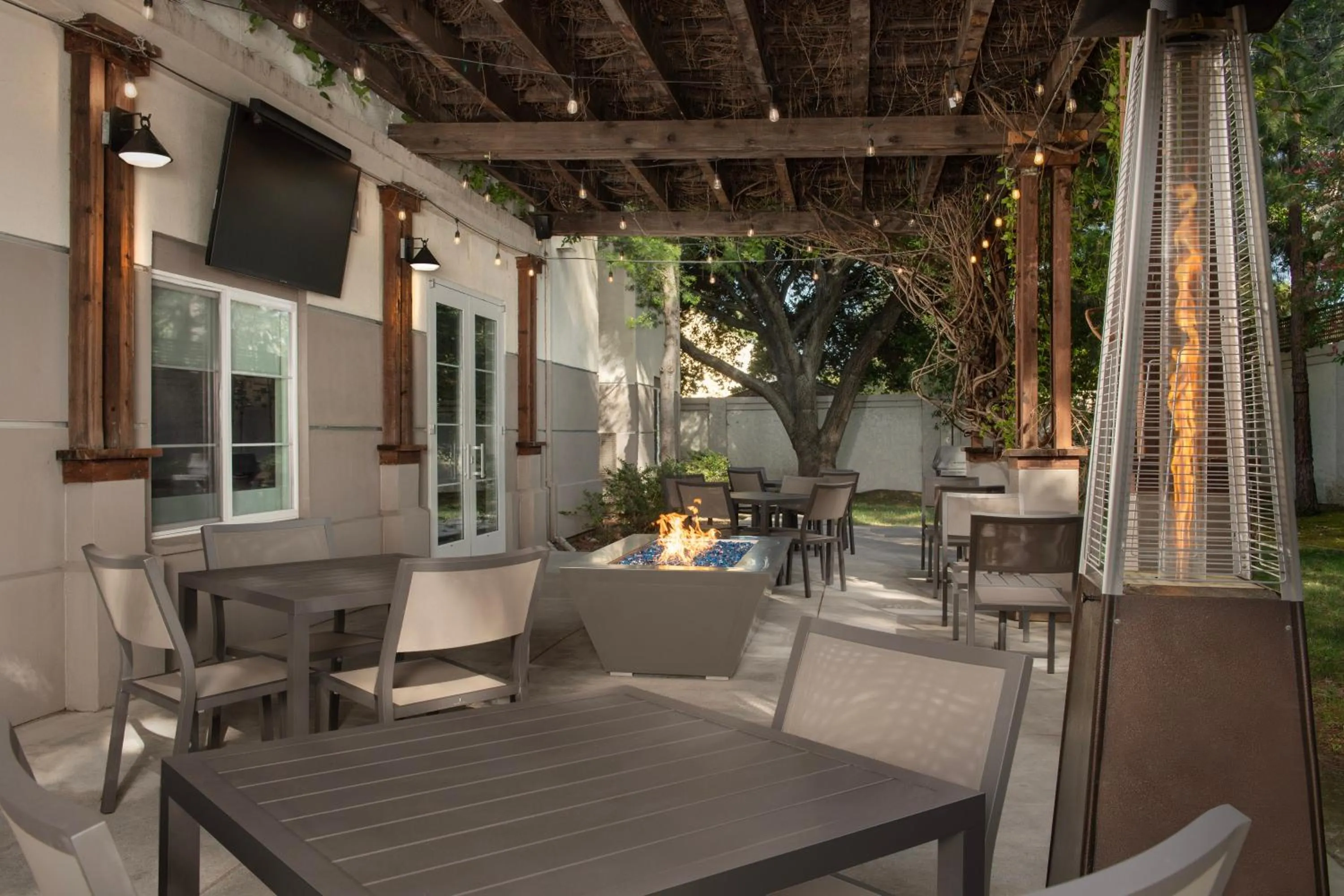 BBQ facilities in Residence Inn Palo Alto Los Altos