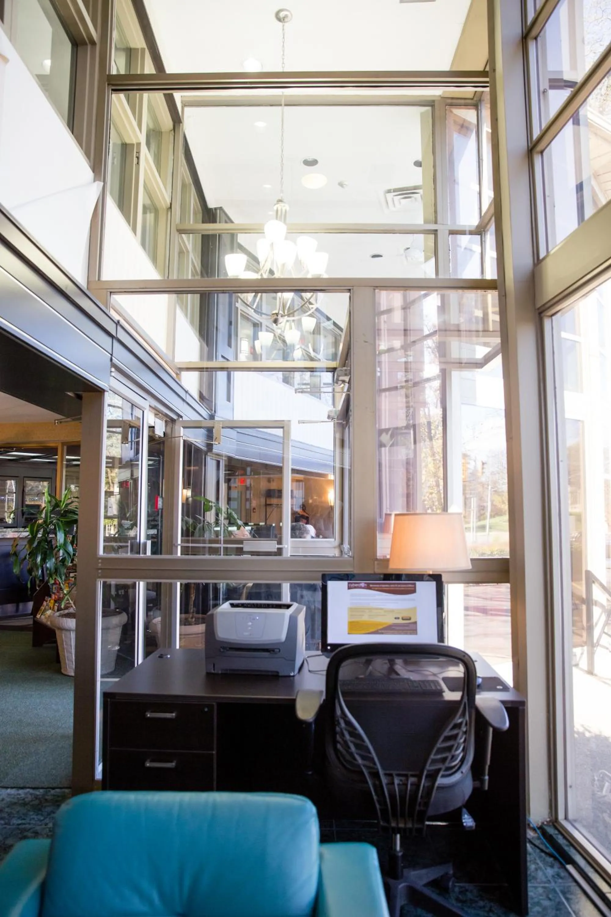 Lobby or reception in Admiral Inn Hamilton