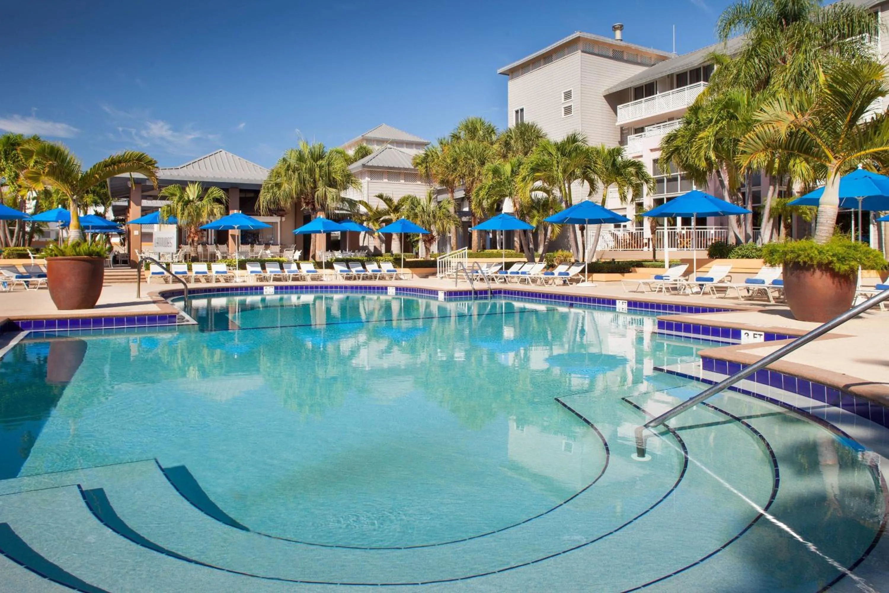 Swimming pool in Marriott Hutchinson Island Beach Resort, Golf & Marina