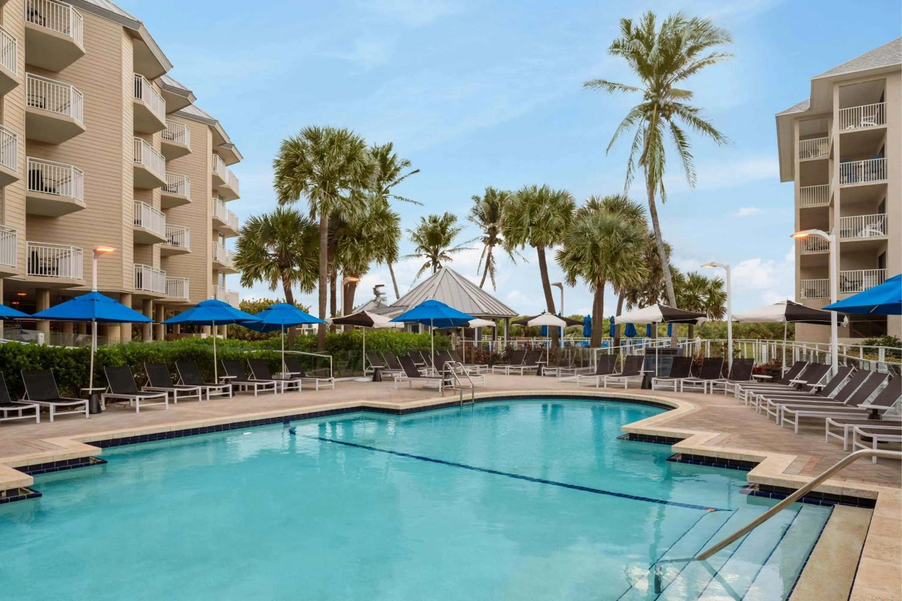 Swimming pool in Marriott Hutchinson Island Beach Resort, Golf & Marina