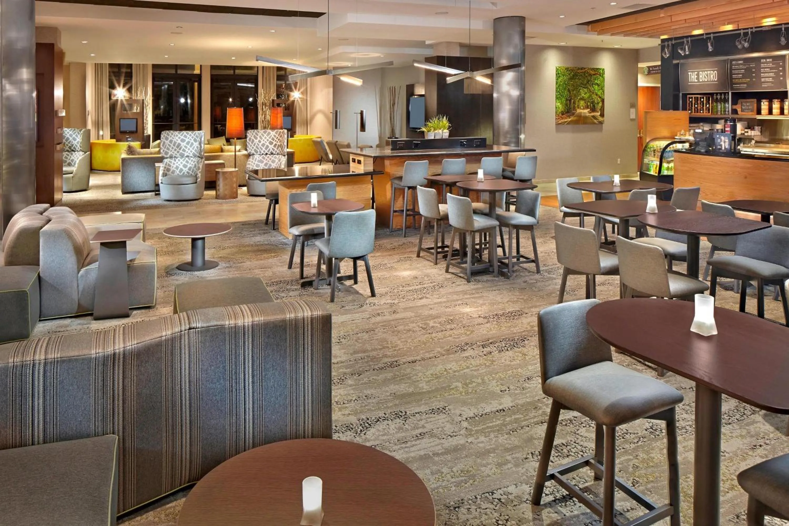 Restaurant/places to eat in Courtyard by Marriott Stuart