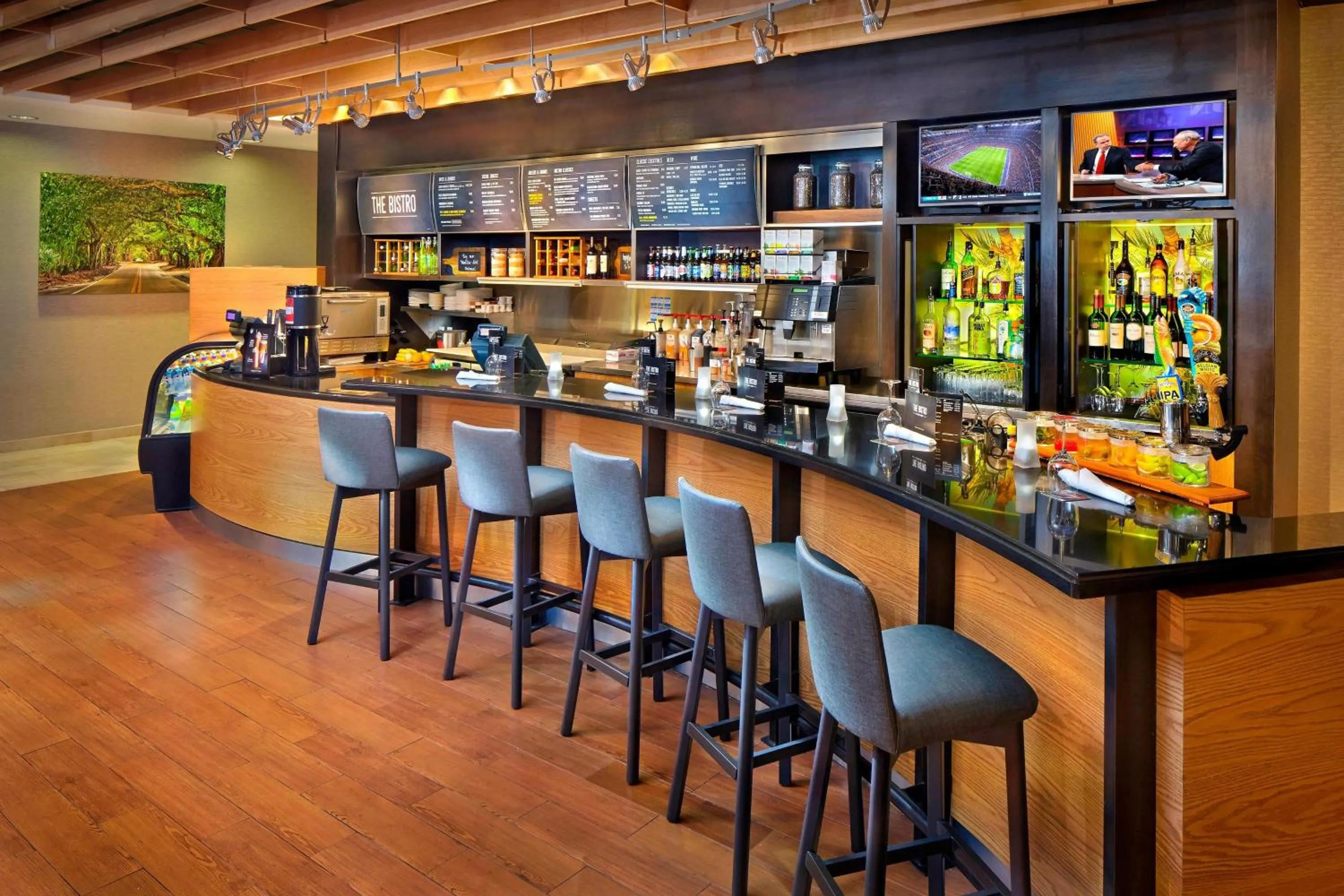 Lounge or bar in Courtyard by Marriott Stuart